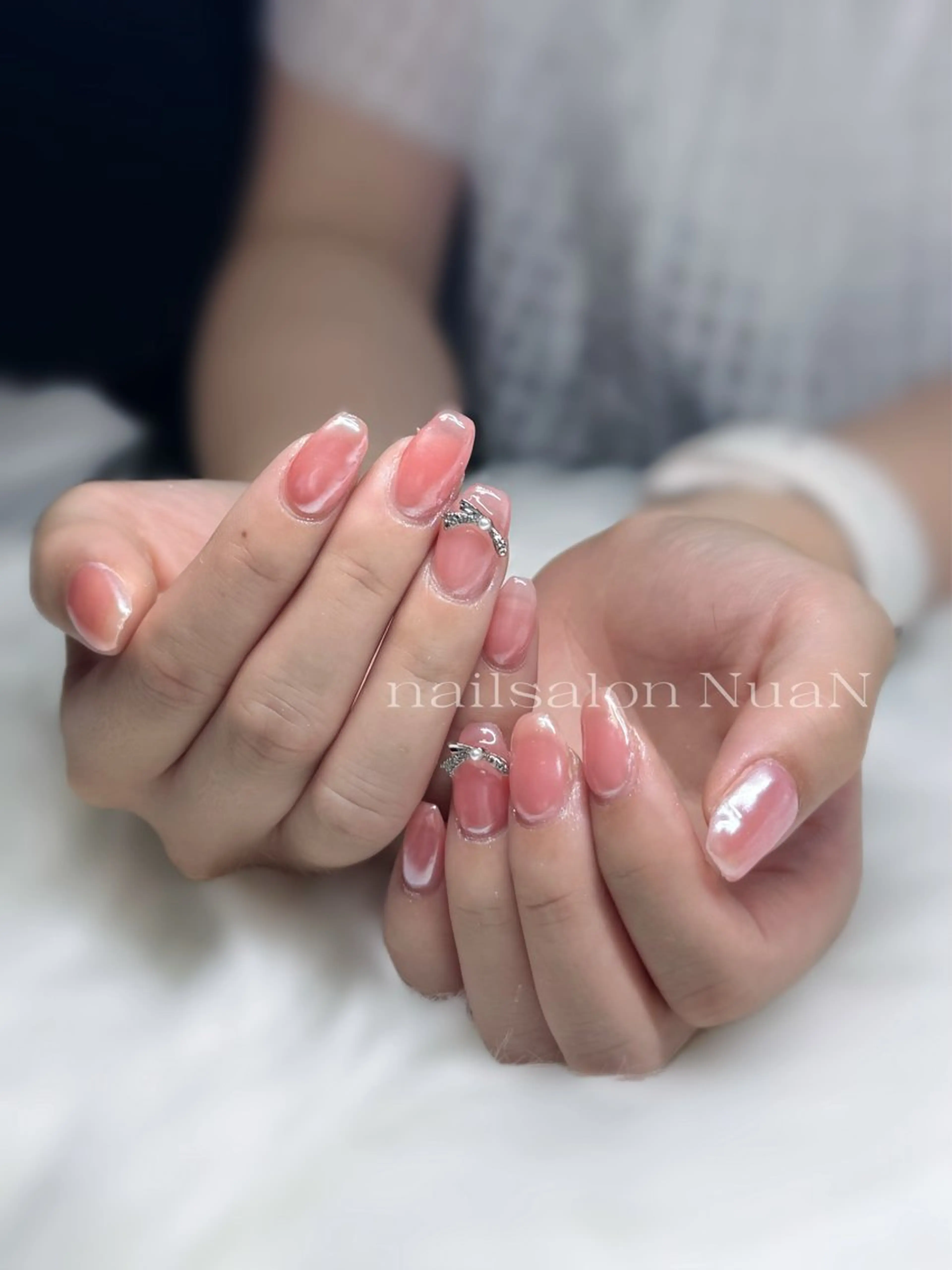 ネイル オーロラネイル ピンク シンプルネイル ハンドネイル NuaN 名城線黒川駅徒歩3分のネイルデザイン