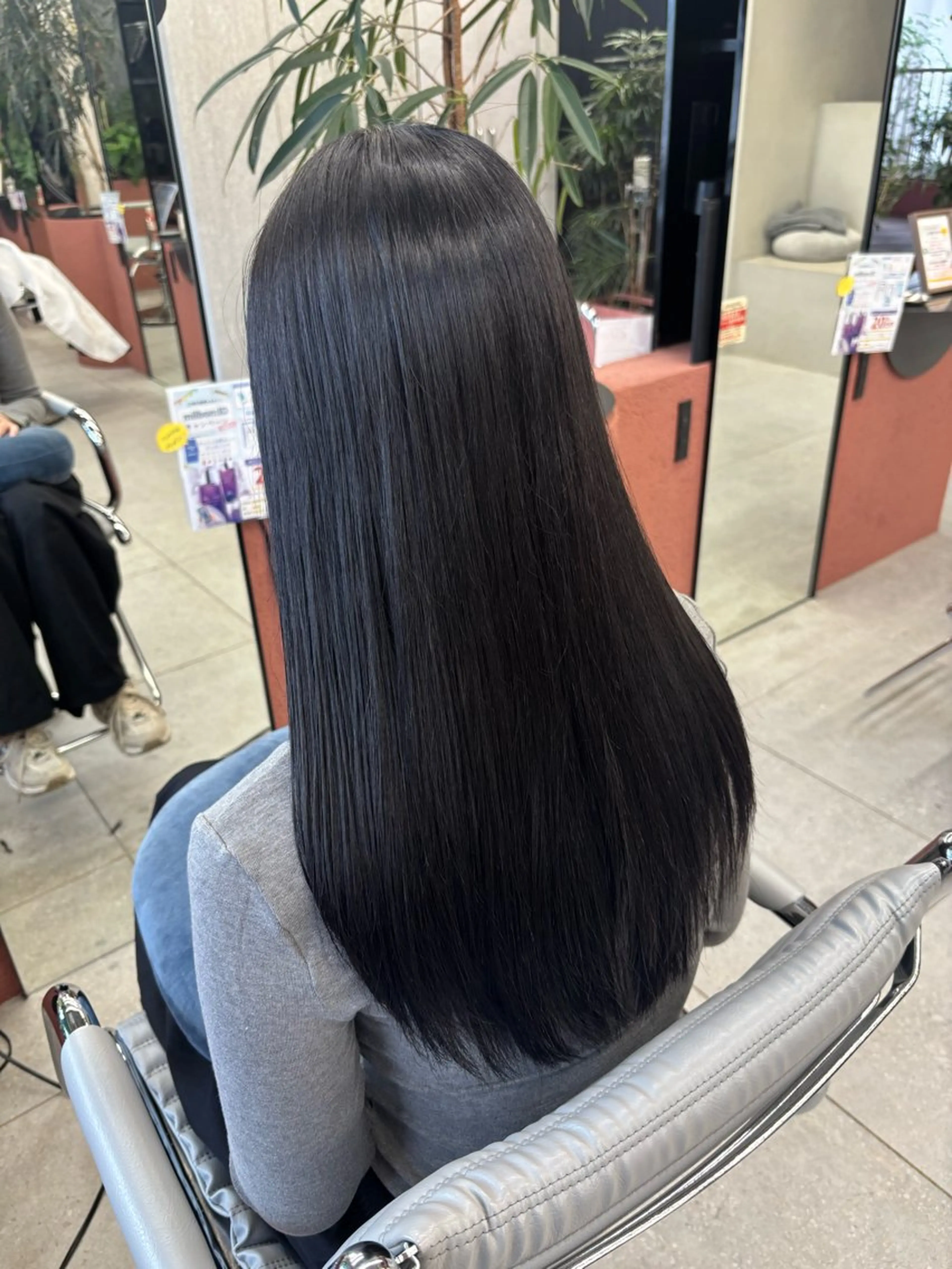 ロング カラー 黒髪 ヘアカラー トリートメント ほらぐち るいのヘアスタイル