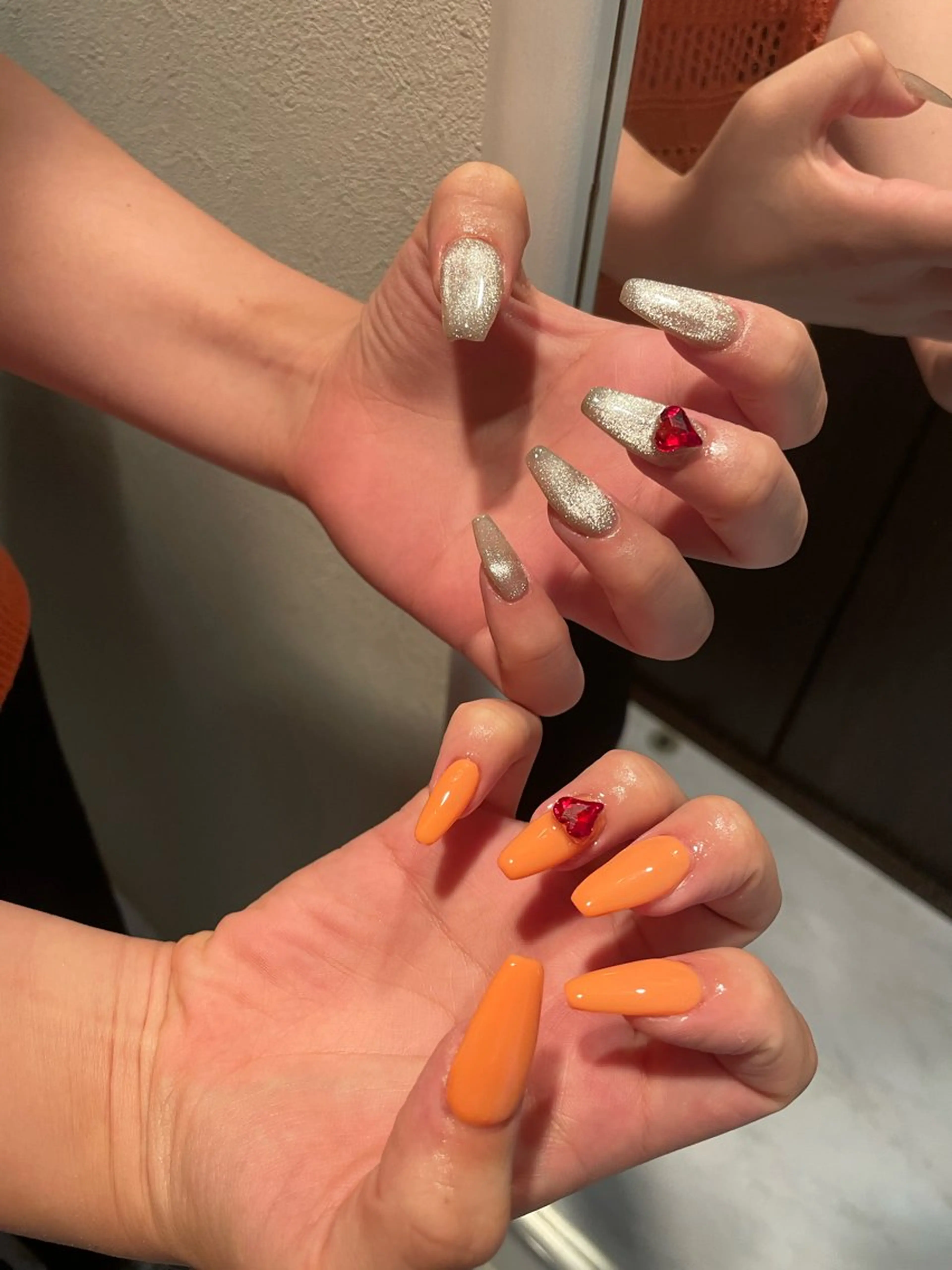 ネイル グラデーション ハート マグネットネイル ワンカラーネイル オレンジ ハンドネイル Nail salon 🎀Angeのネイルデザイン