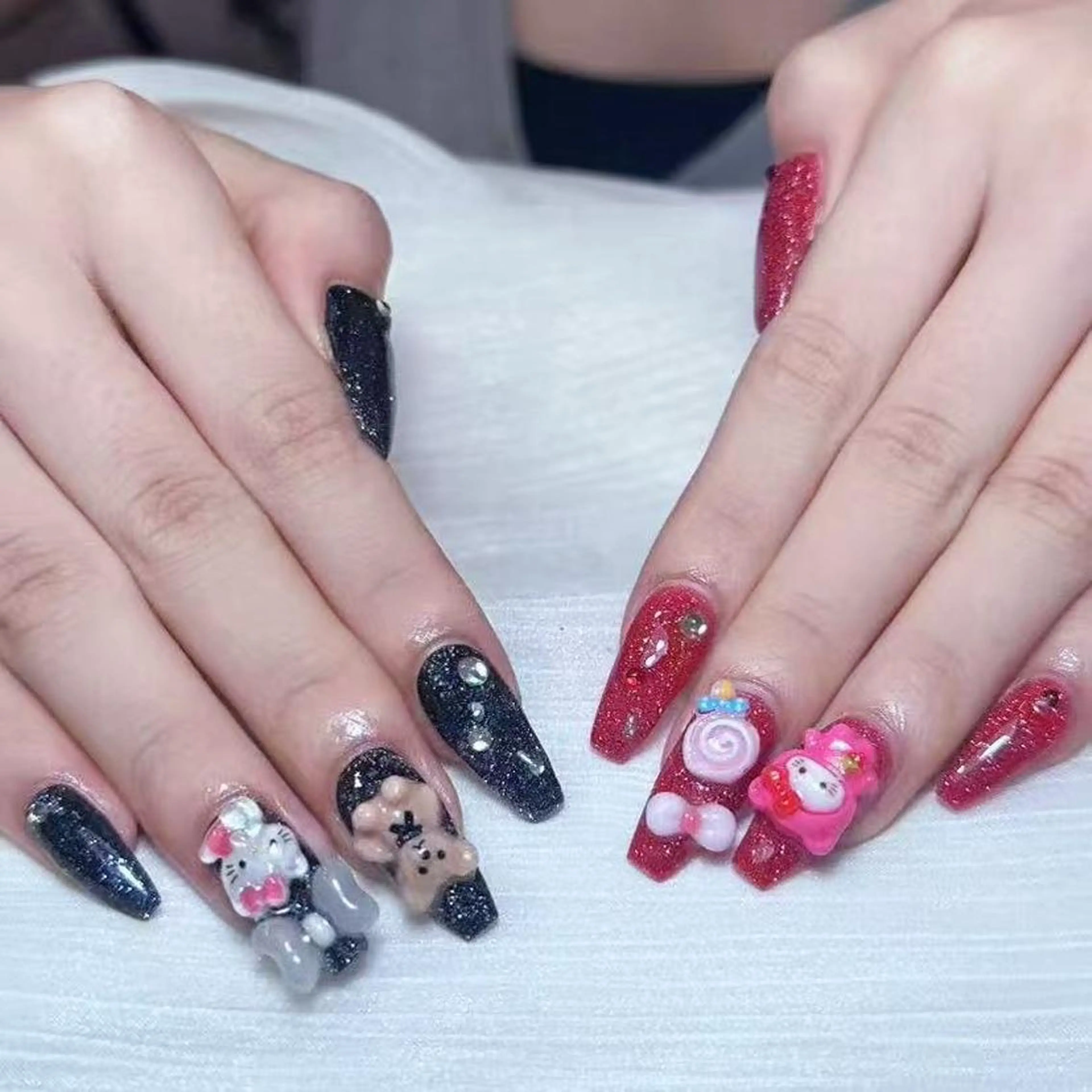 ネイル アートネイル オーロラネイル ガーリー キラキラネイル 韓国ネイル ハンドネイル YOYO 💅のネイルデザイン