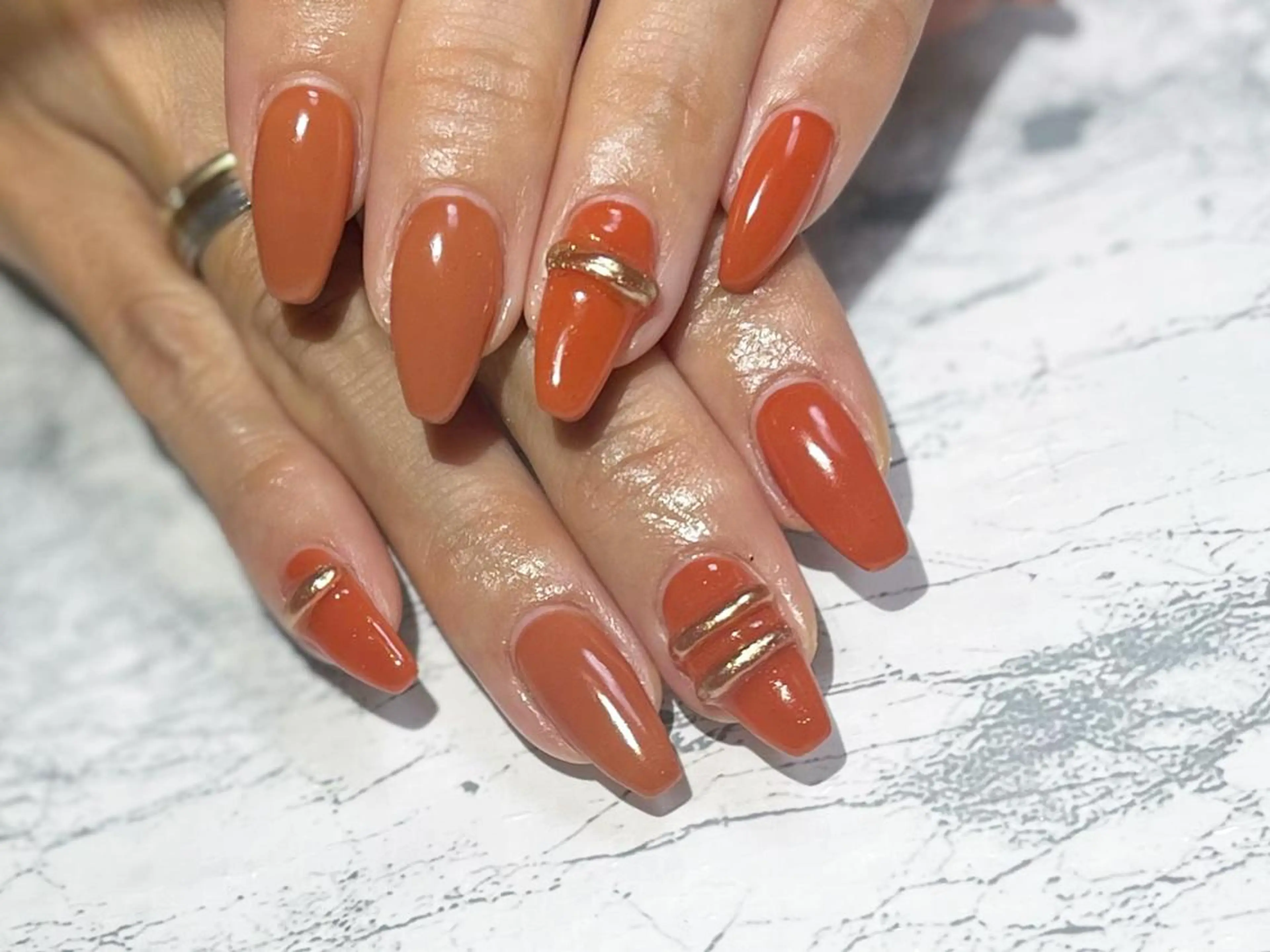 ネイル フットネイル ニュアンスネイル オレンジ シンプルネイル 春ネイル ネイル フフラ所属・nail fufla ♡yamane♡のネイルデザイン