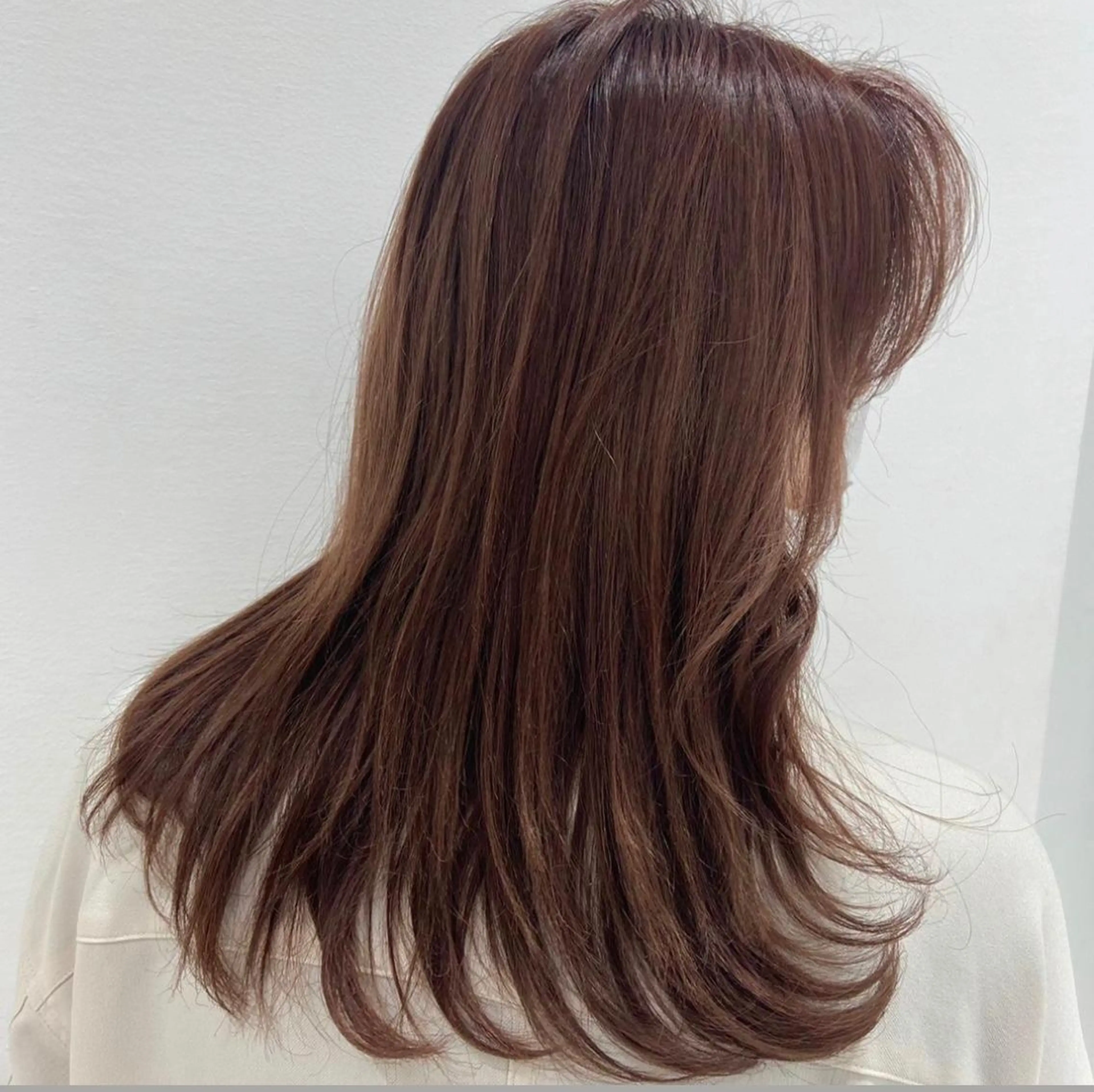 セミロング SALOWIN銀座六丁目店所属・津田 怜果のヘアスタイル
