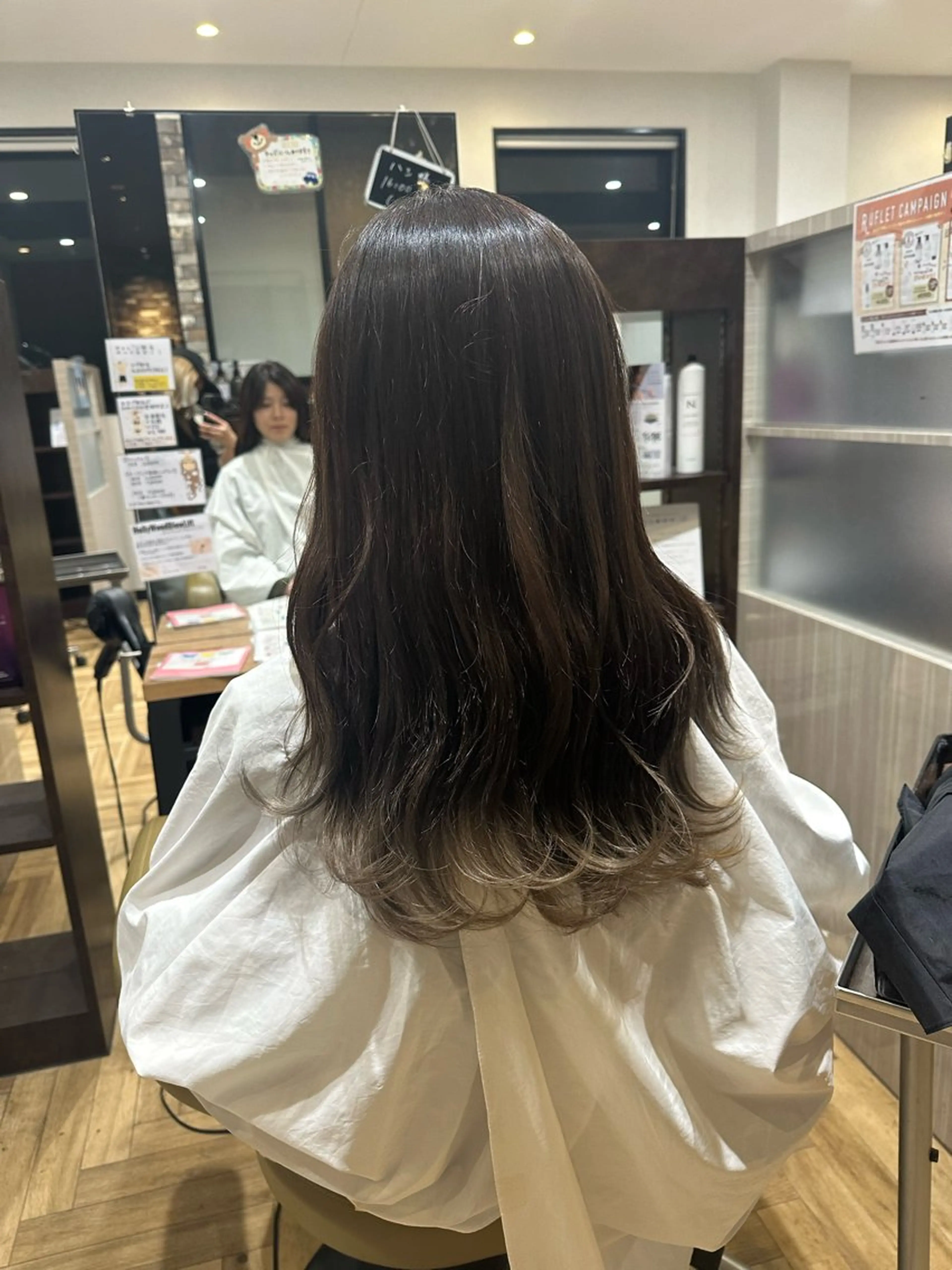 ロング カラー ヘアカラー レイビューティー豊田 丸山店アシスタントのヘアスタイル