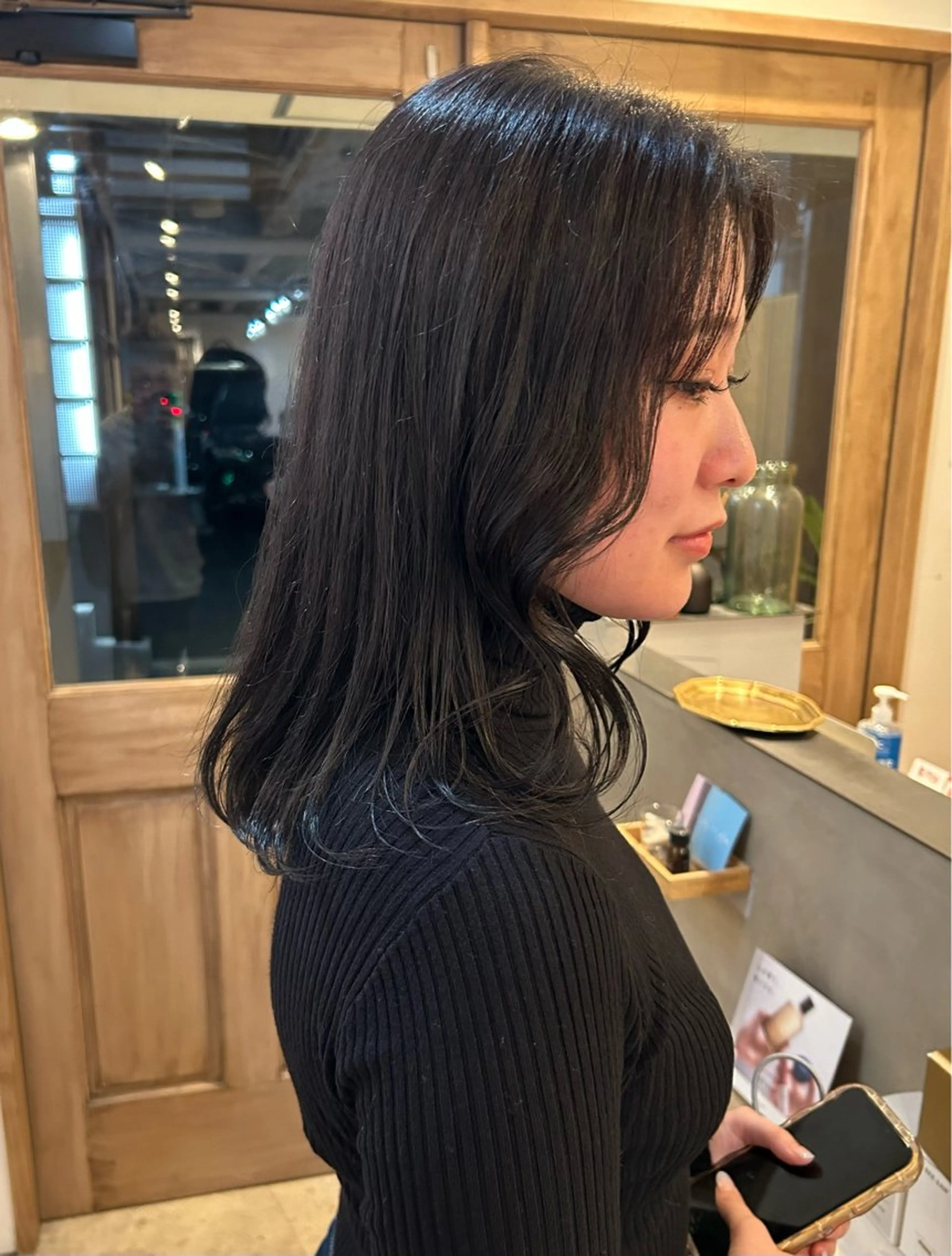 セミロング 梅田/ハイトーン /yuriのヘアスタイル