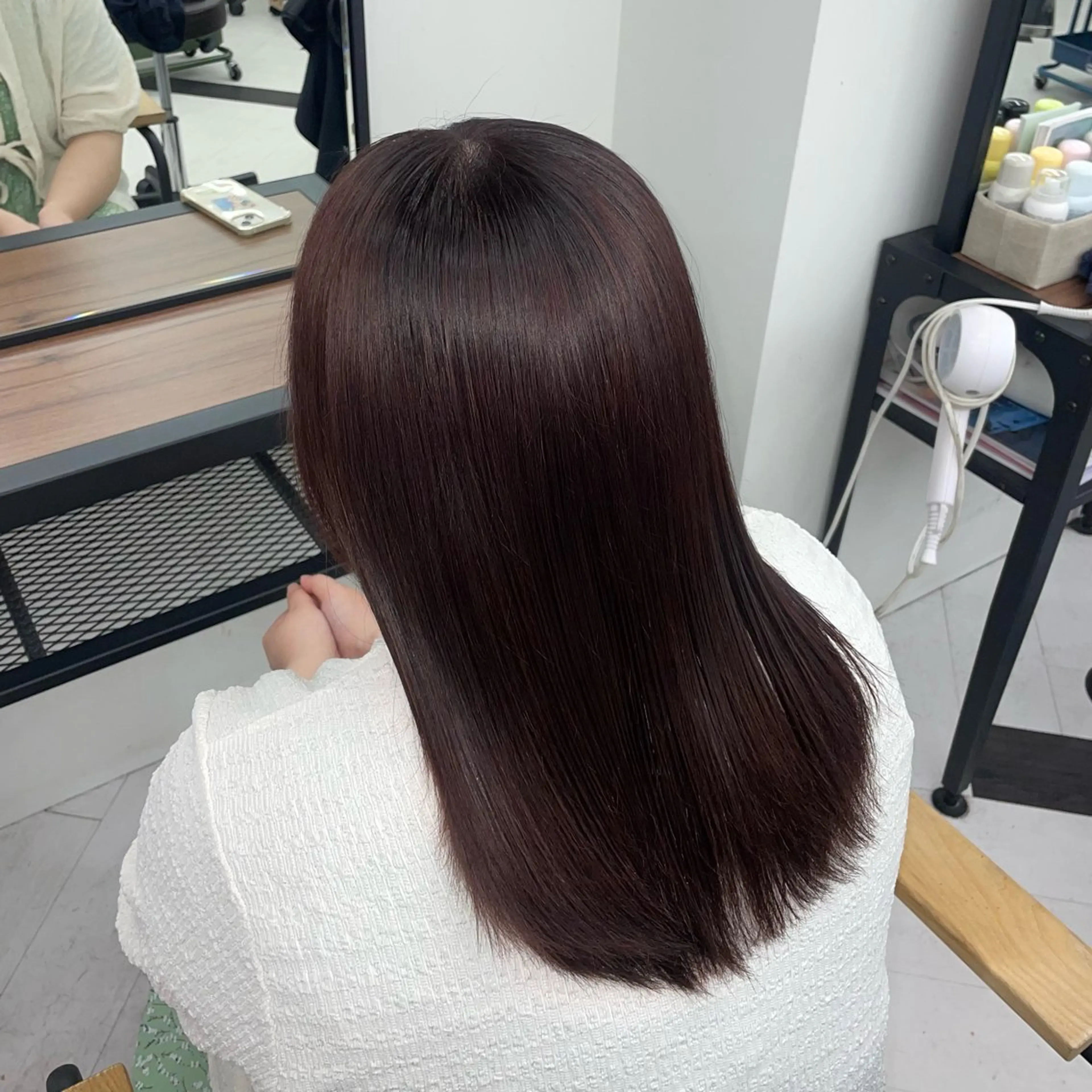 セミロング カラー ヘアカラー ななみ/emu 《ちゅるんカラー》のヘアスタイル