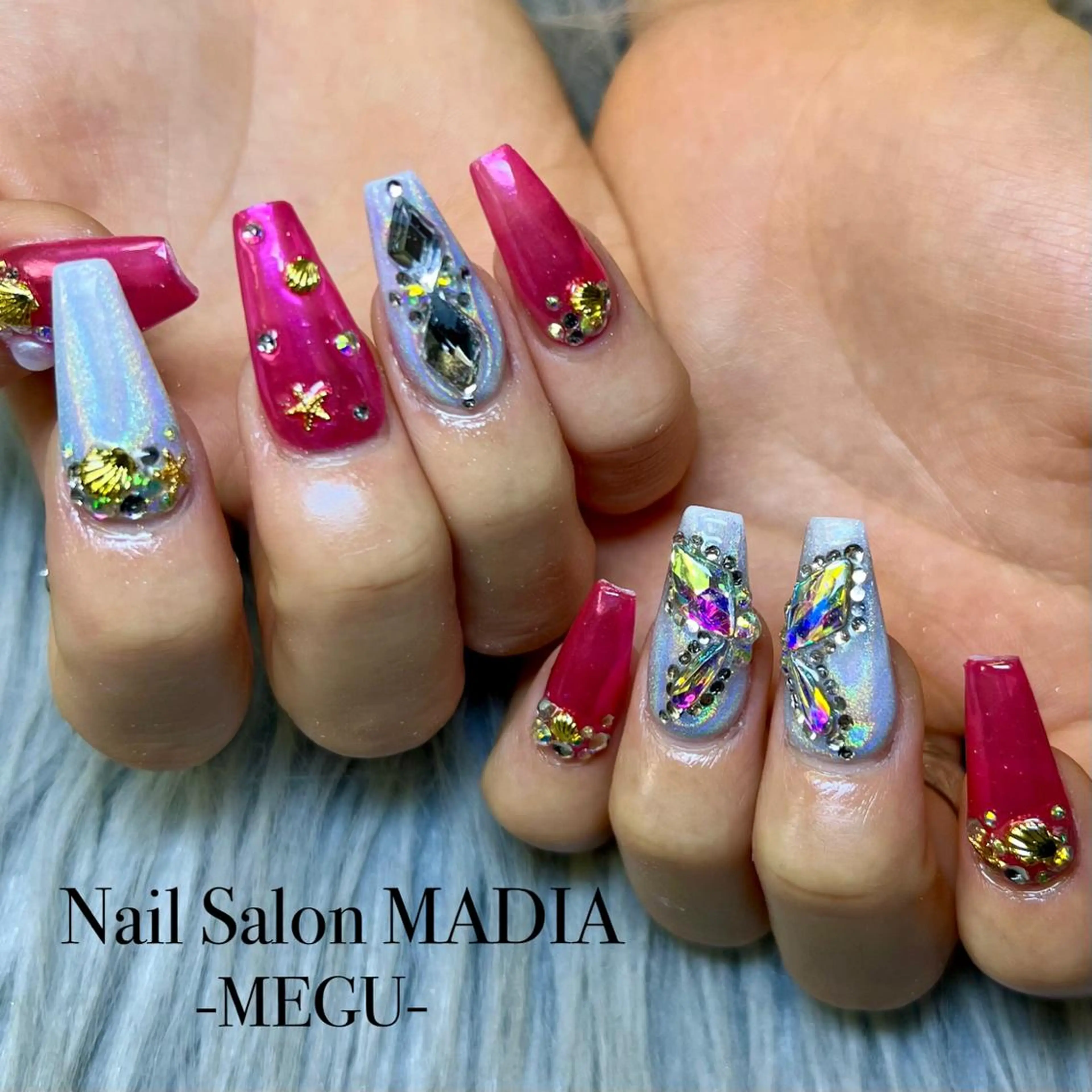 ネイル MADIA藤沢所属・MADIA MEGUのネイルデザイン