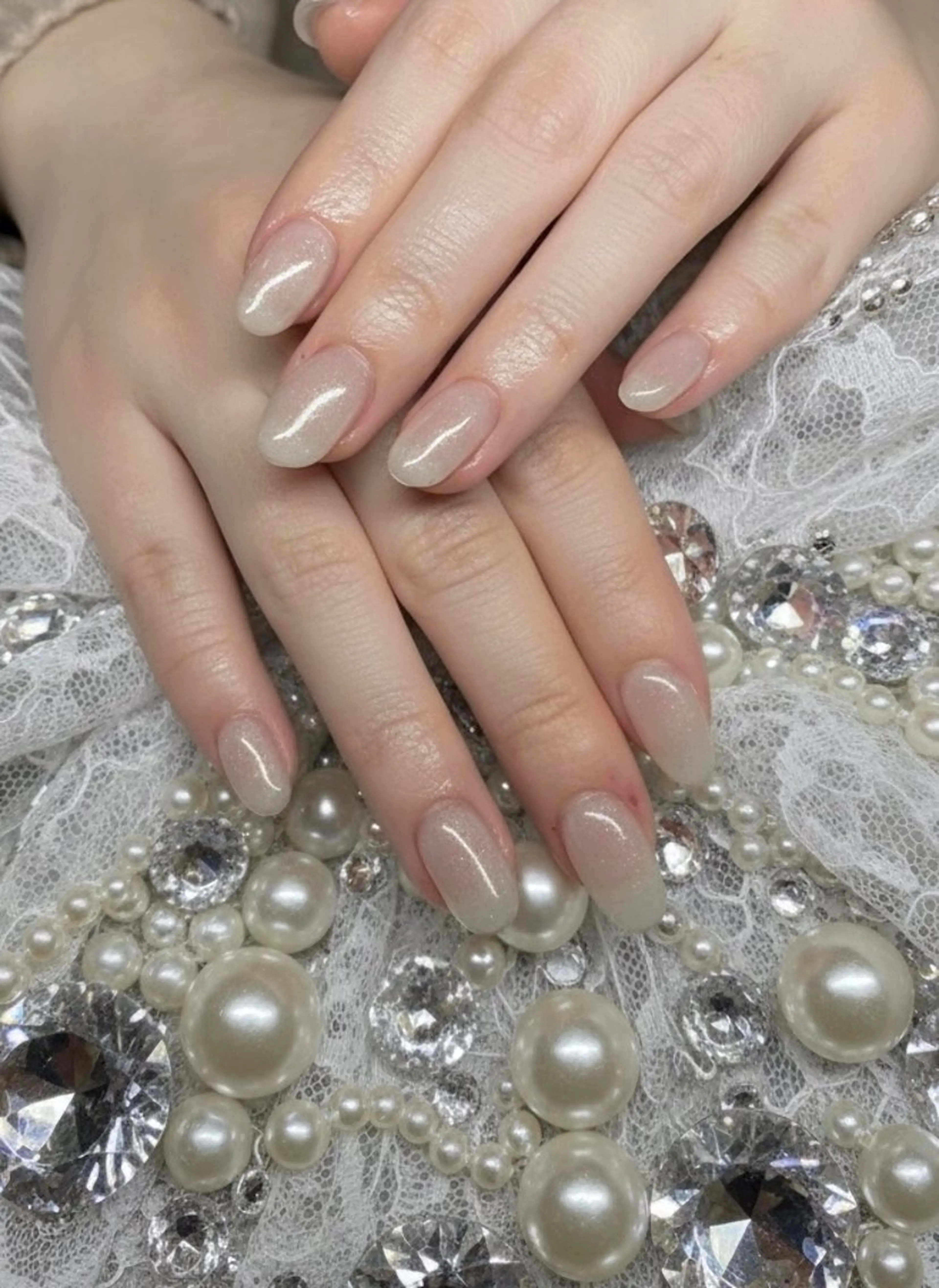 ネイル ホワイト ハンドネイル 24時間営業 UNABOMBAのネイルデザイン