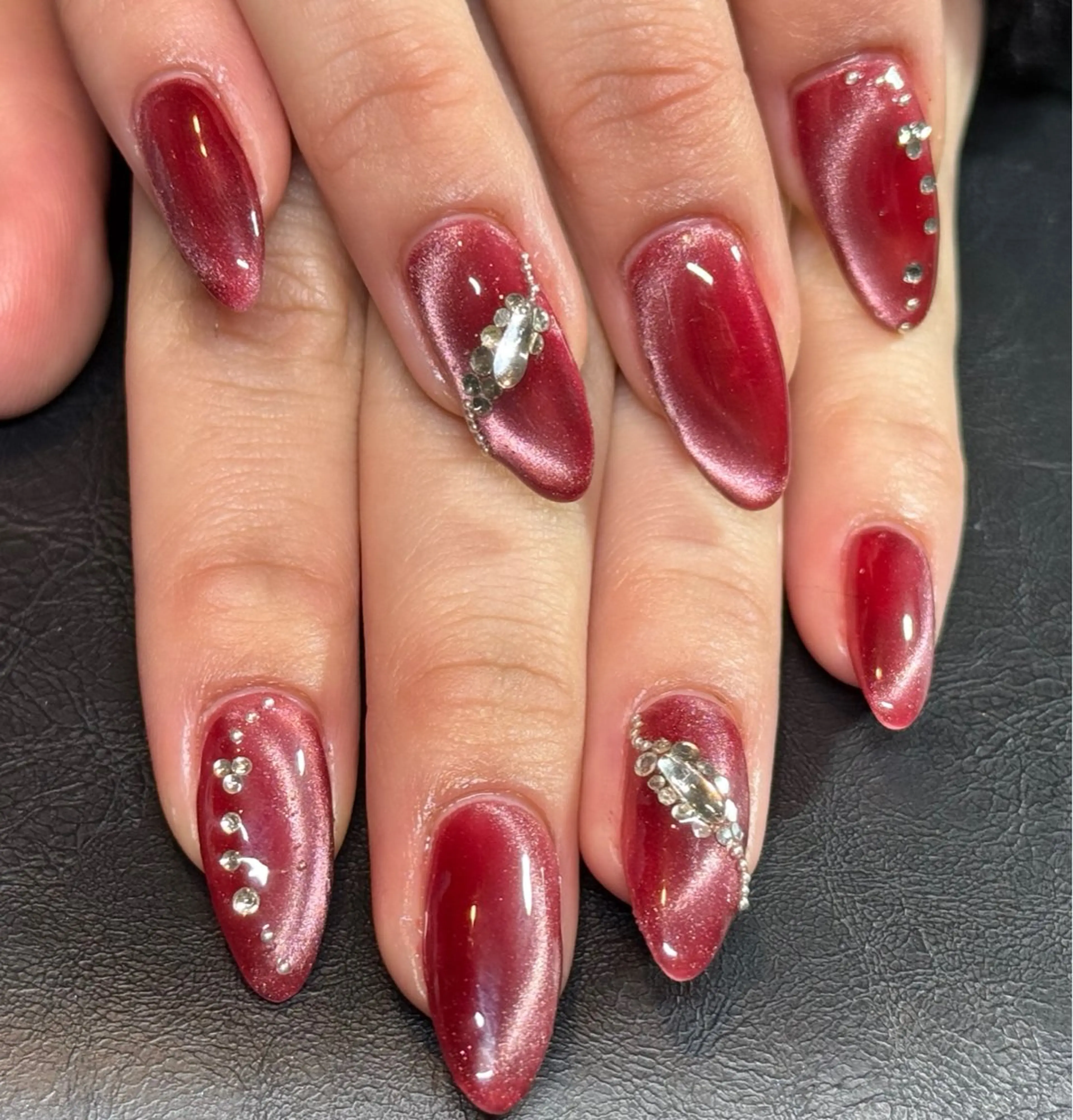 ネイル アートネイル ストーンネイル Nail salon Kahuuのネイルデザイン
