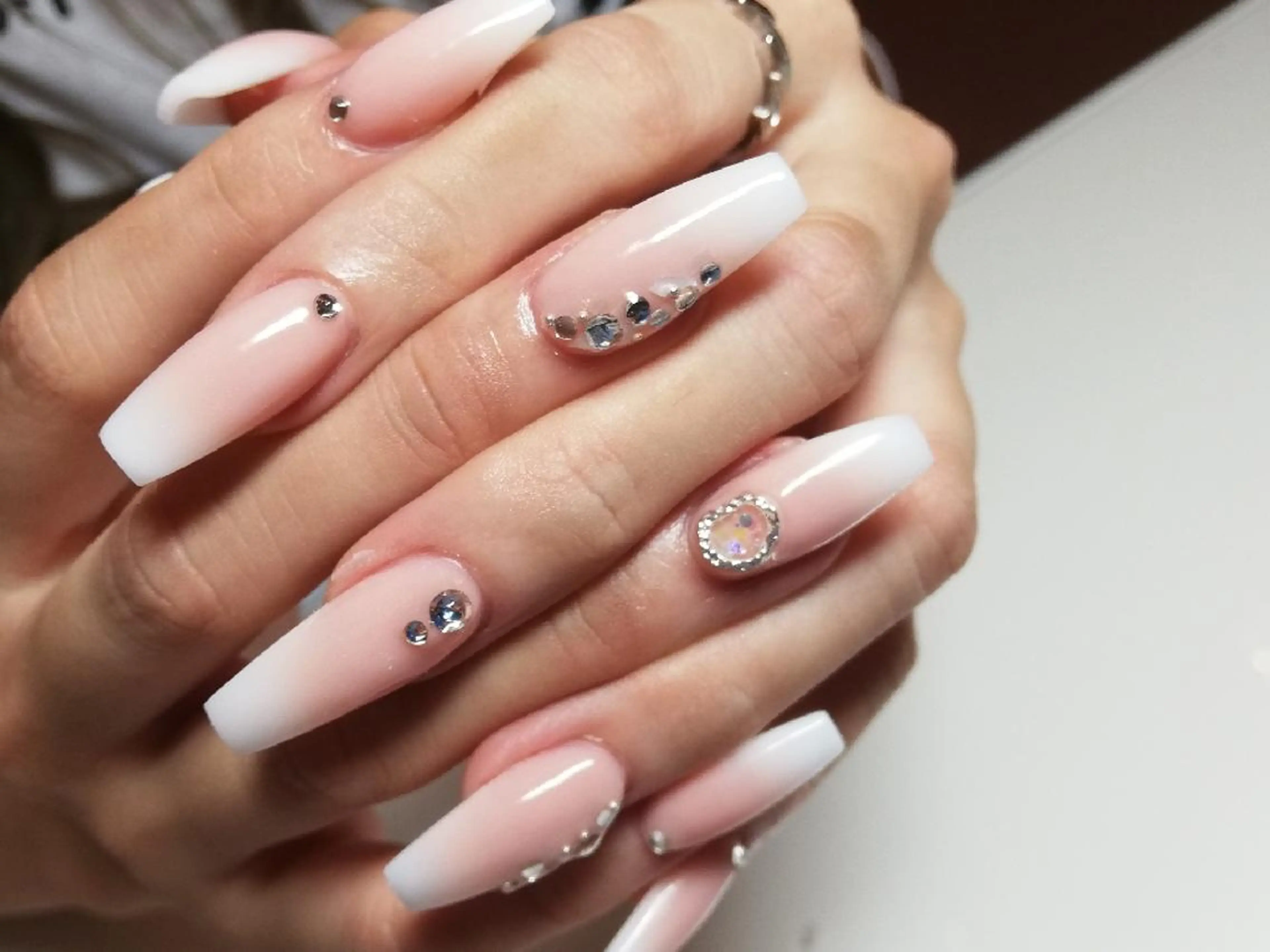 ネイル ロング ストーンネイル BlissNail ブリスネイルのネイルデザイン
