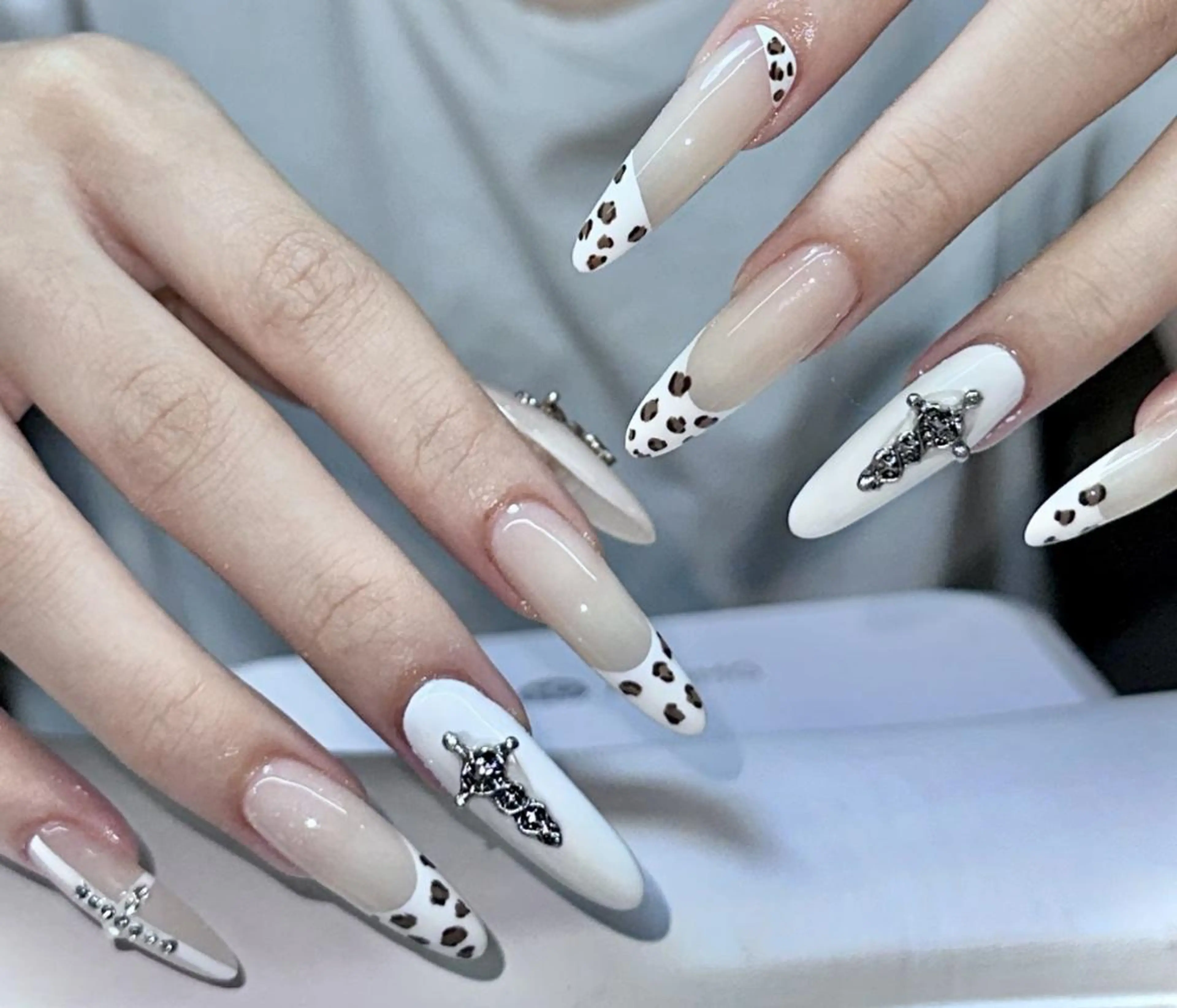 ネイル ハンドネイル Pure&Rich Nailのネイルデザイン
