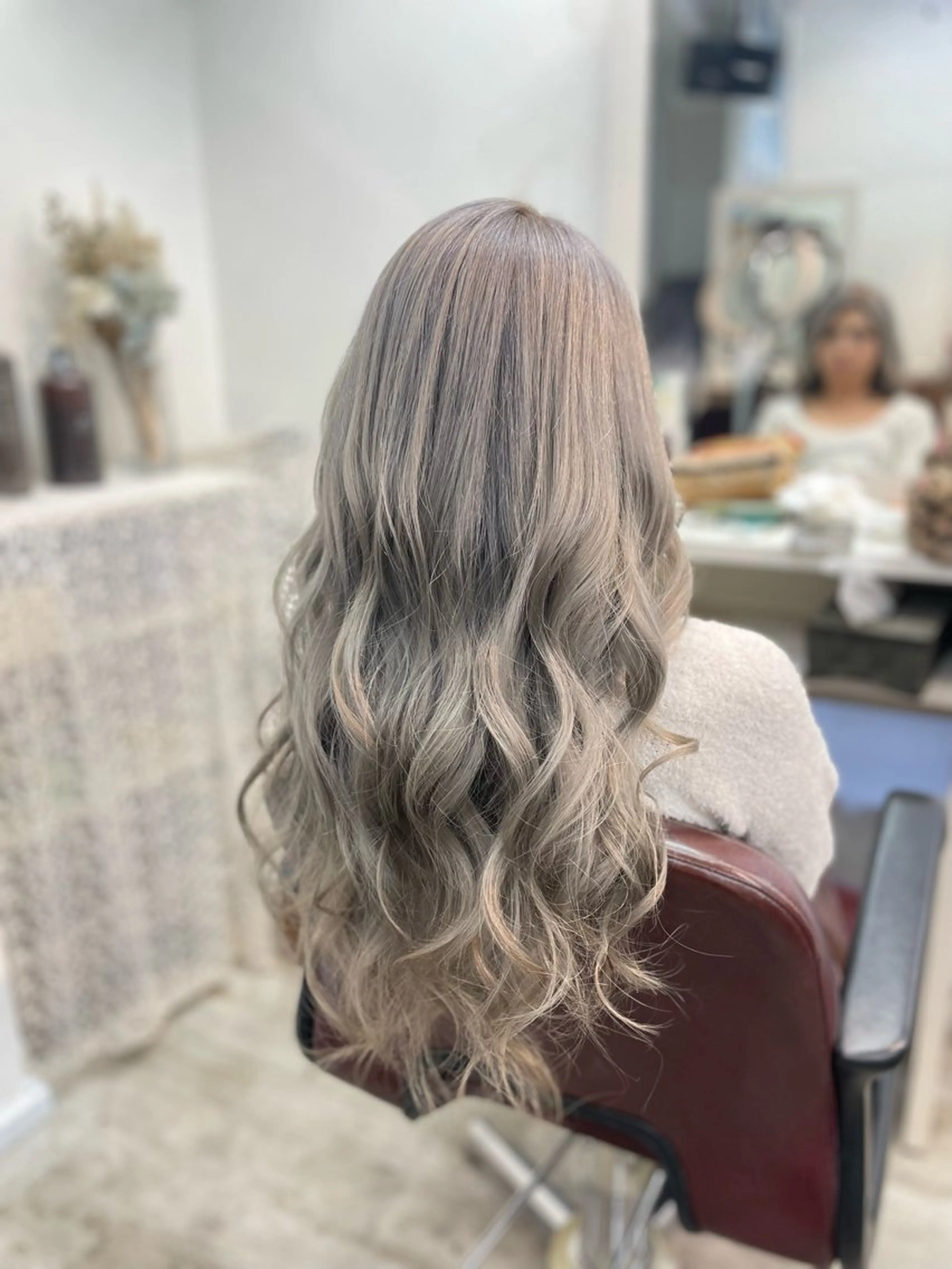 ロング カラー ブリーチ ヘアカラー ヘアセット 韓国ヘア🤍髪質改善 🇰🇷AKANEのヘアスタイル