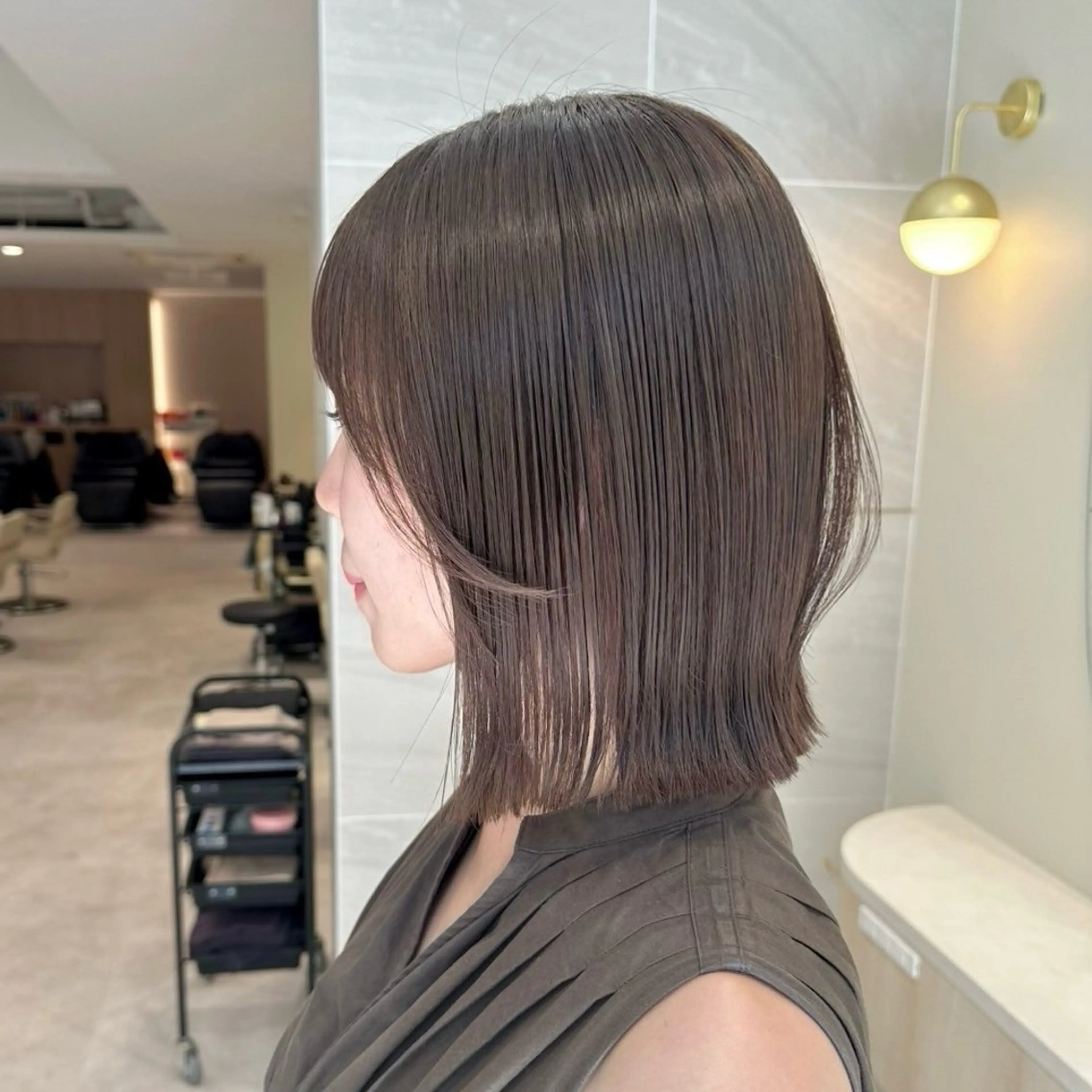 ショート カラー ベージュカラー イルミナカラー ボブ 外ハネヘア カット ヘアカラー Ms.CHARM所属・透明感カラー🌿 グレージュ🐺陽介のヘアスタイル