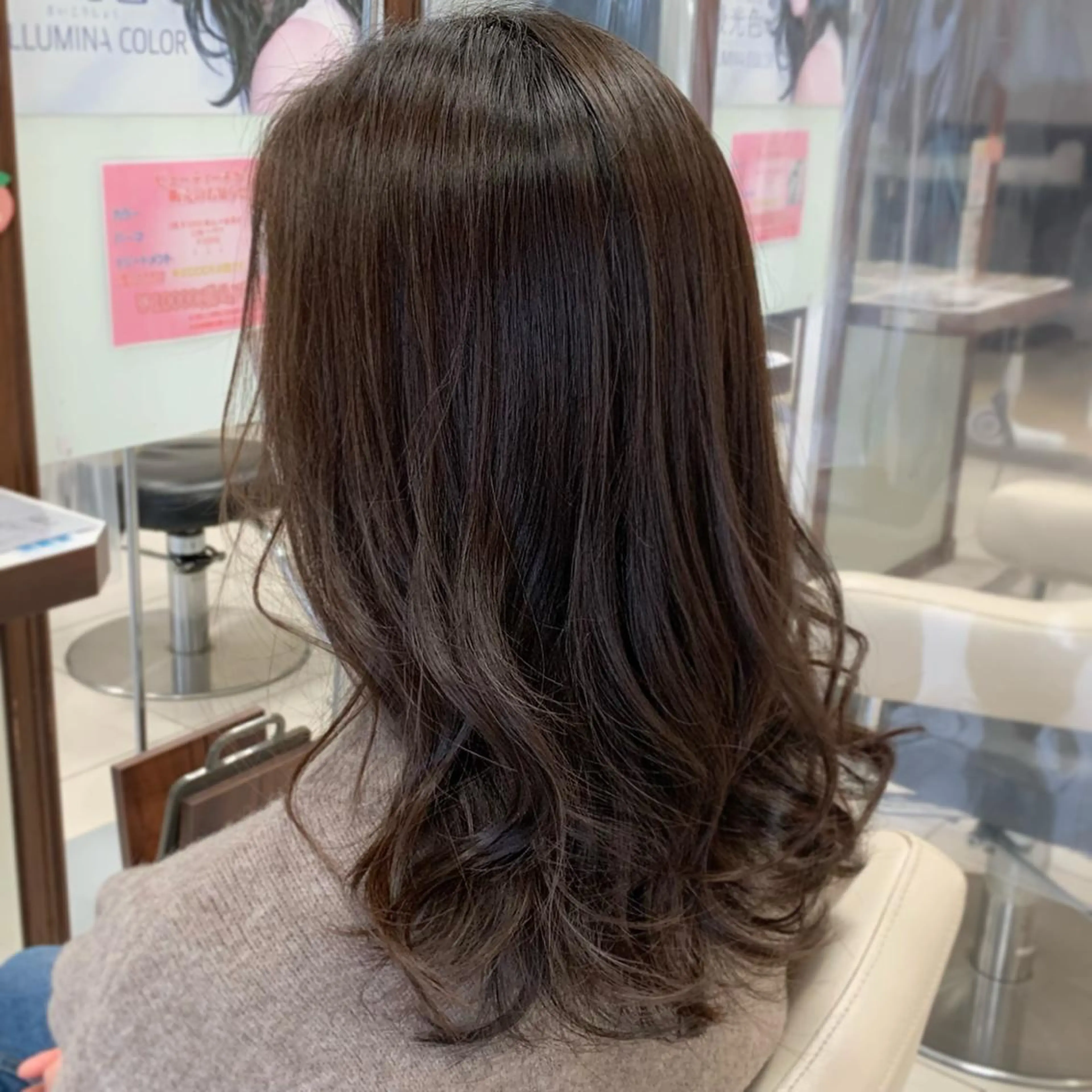 セミロング カラー ally新百合ヶ丘 フジムラユウスケのヘアスタイル