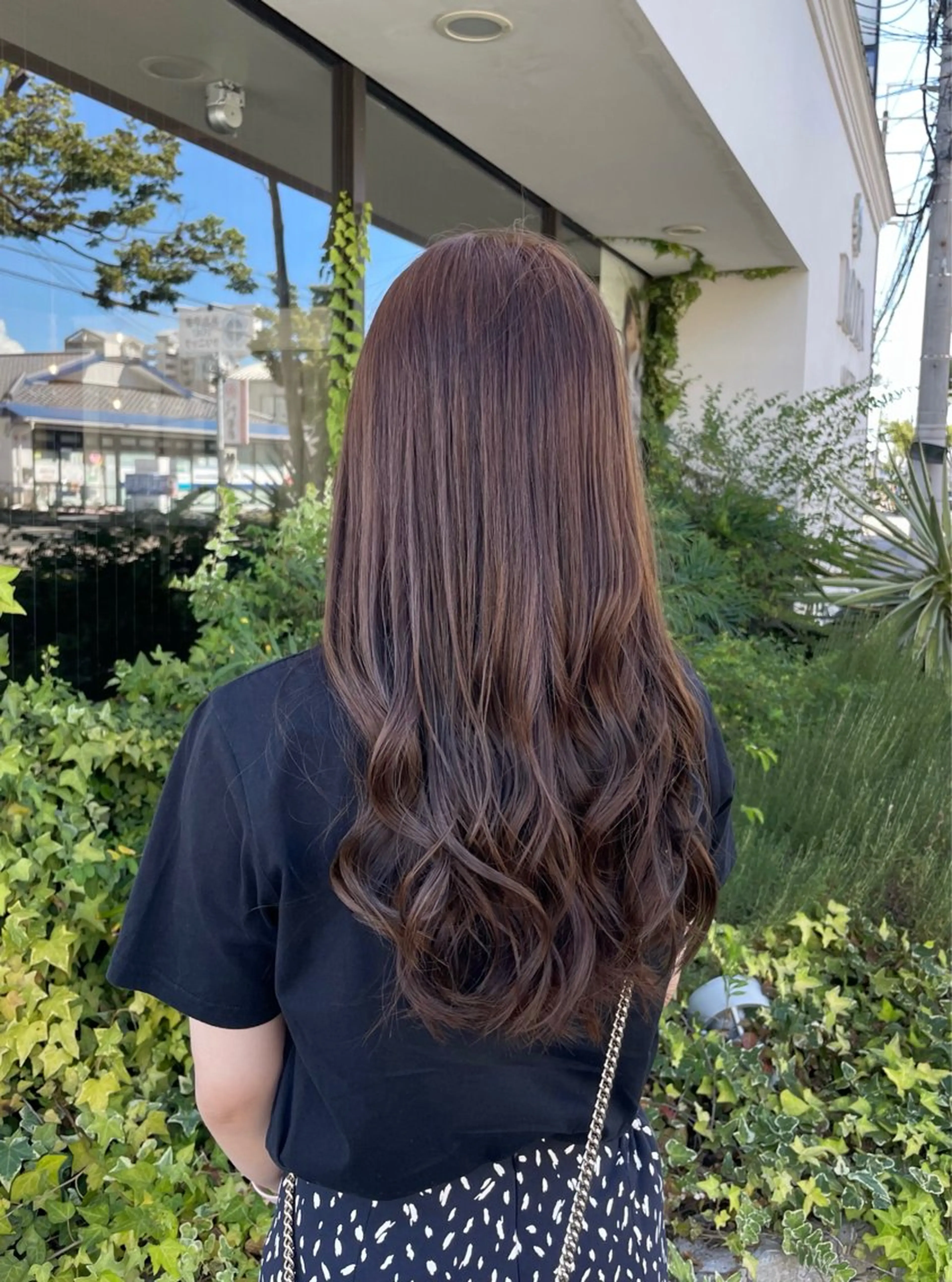 ロング ROZA germe所属・SHIO / ハイトーンカラーのヘアスタイル