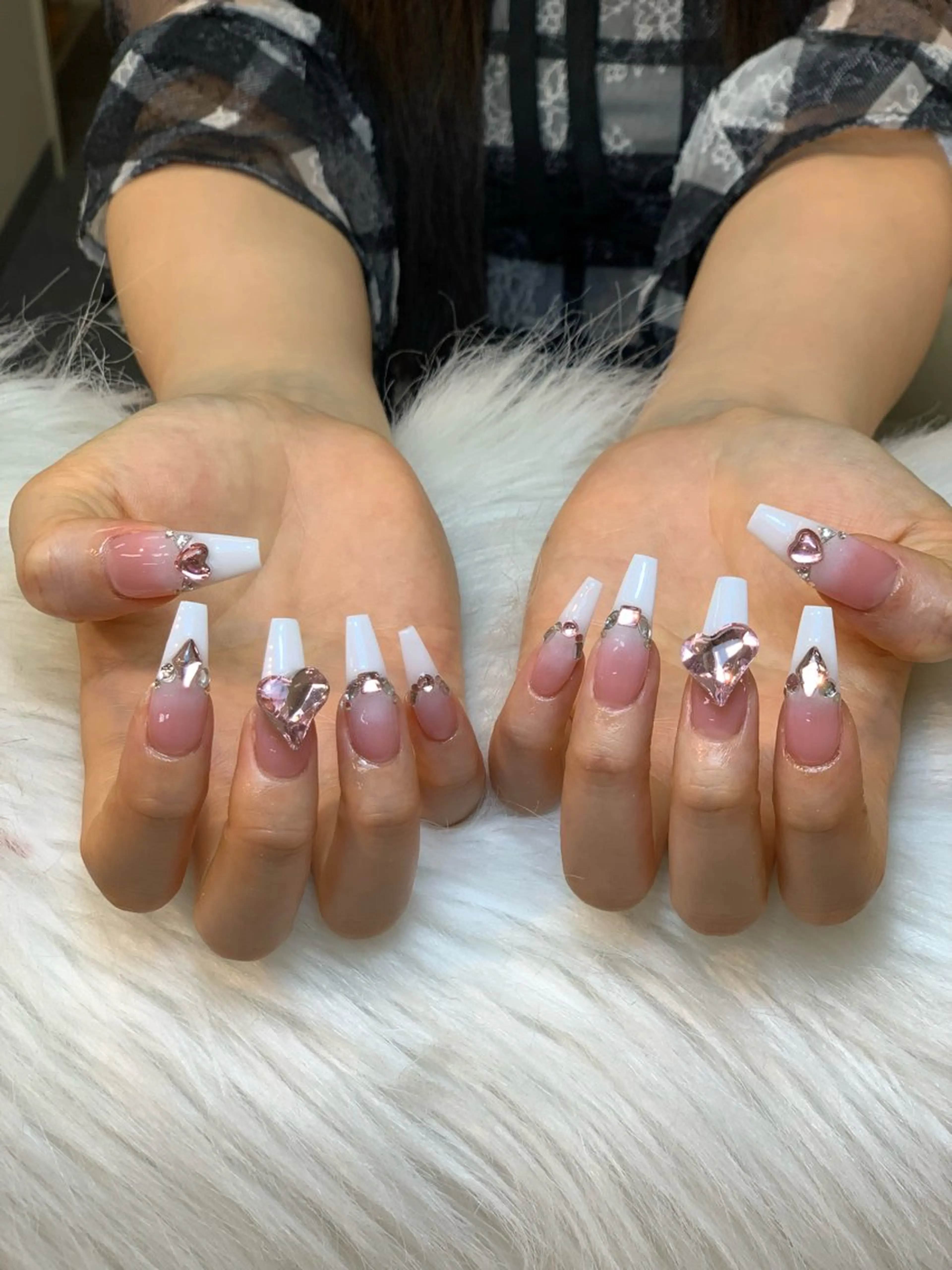 ネイル アートネイル 長さ出し ジェルネイル マグネットネイル ニュアンスネイル ハンドネイル Cloudy Chan Nailのネイルデザイン
