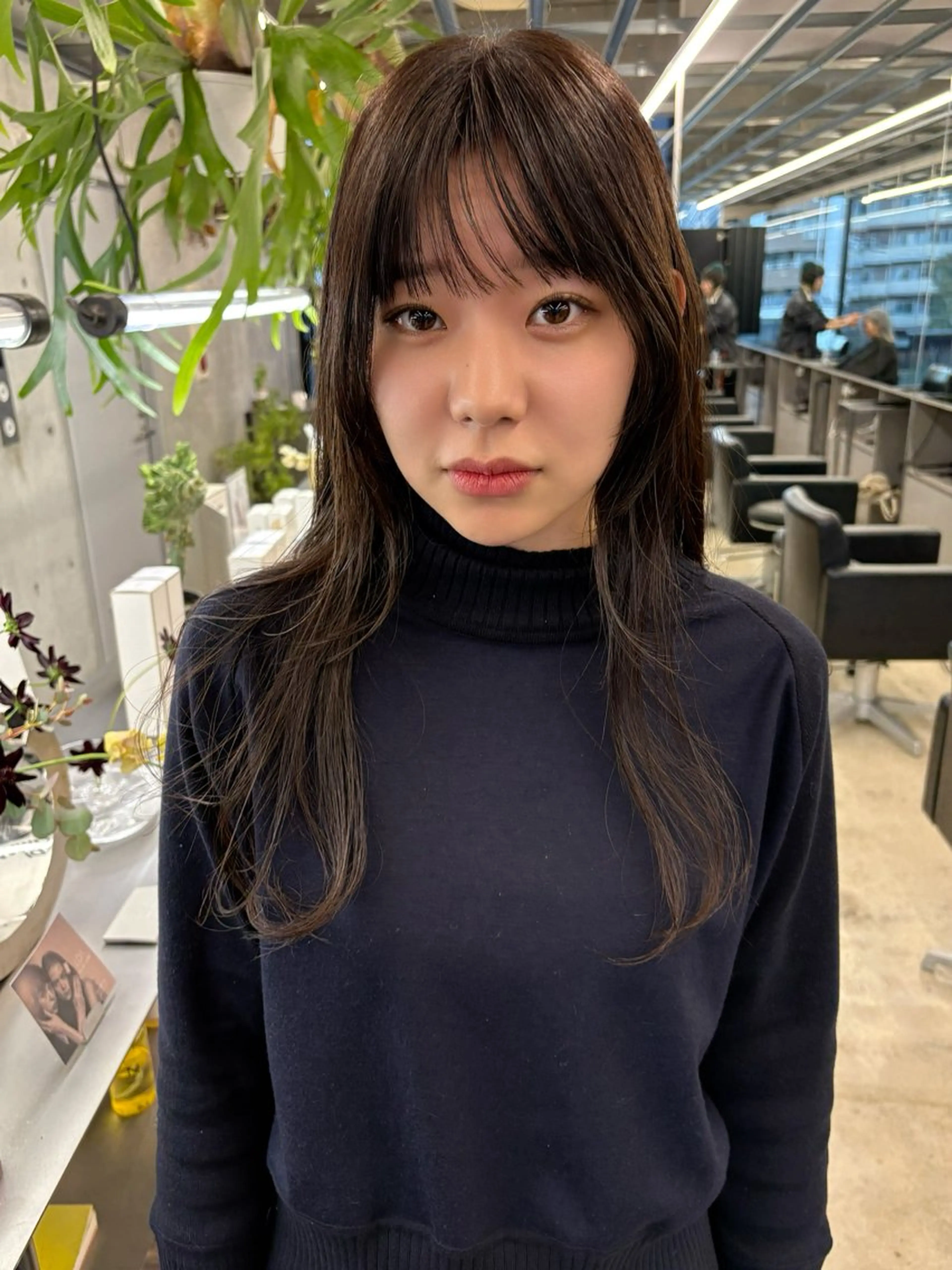 ミディアム カラー レイヤーカット カット ヘアカラー トリートメント 似合わせカット レイヤーボブウルフのヘアスタイル