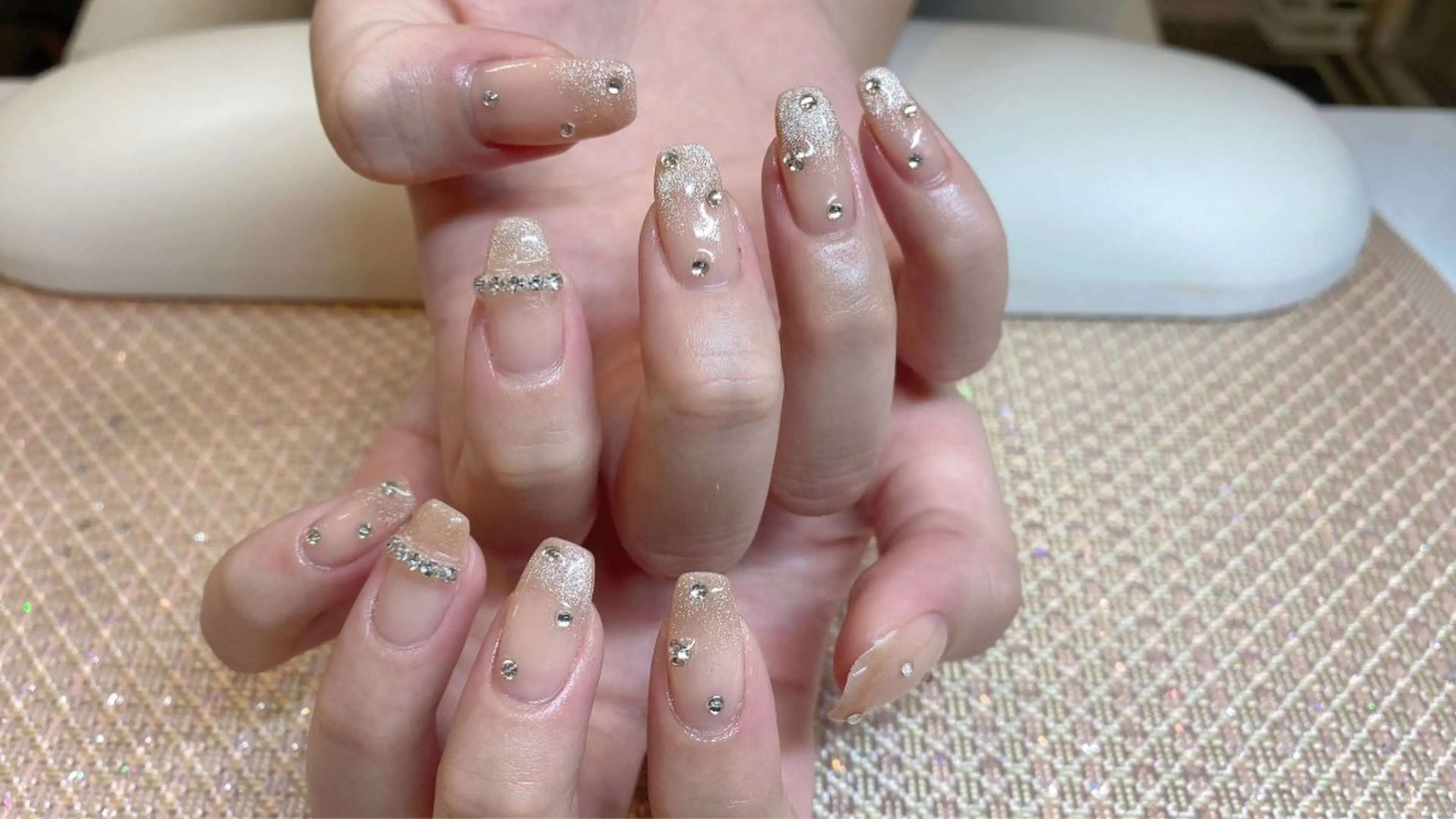 ネイル ジェルネイル ハート 韓国ネイル ニュアンスネイル パラジェル Niko nailサロンのネイルデザイン