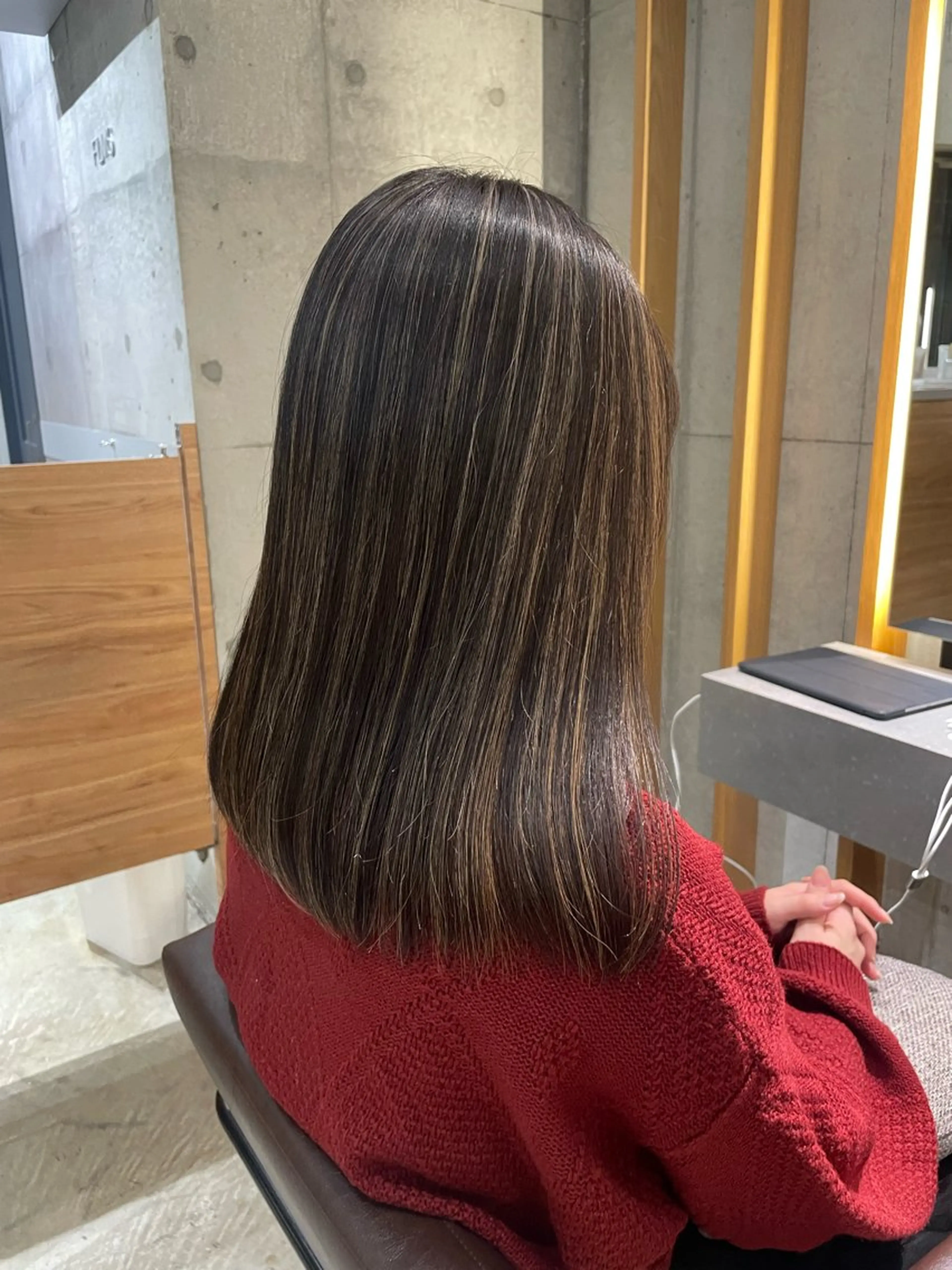 セミロング カラー ハイライトカラー ハイライト ヘアカラー FILMS横浜所属・Watanabe Maiのヘアスタイル