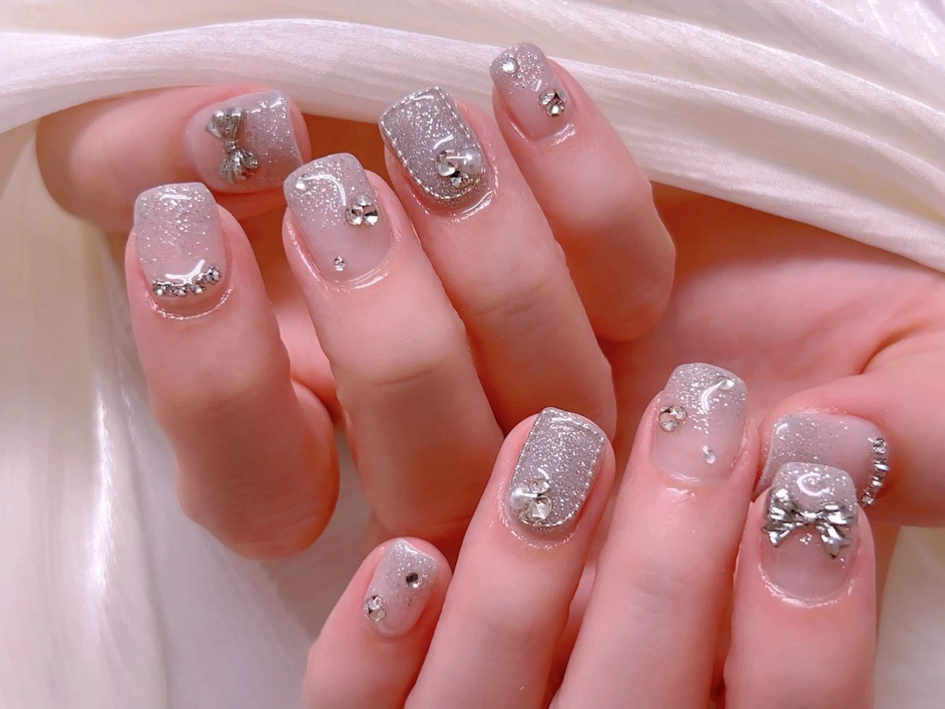 ネイル フレンチネイル ジェルネイル グラデーション 韓国ネイル マグネットネイル ハンドネイル 【長さ出し】 IRIS NAILのネイルデザイン
