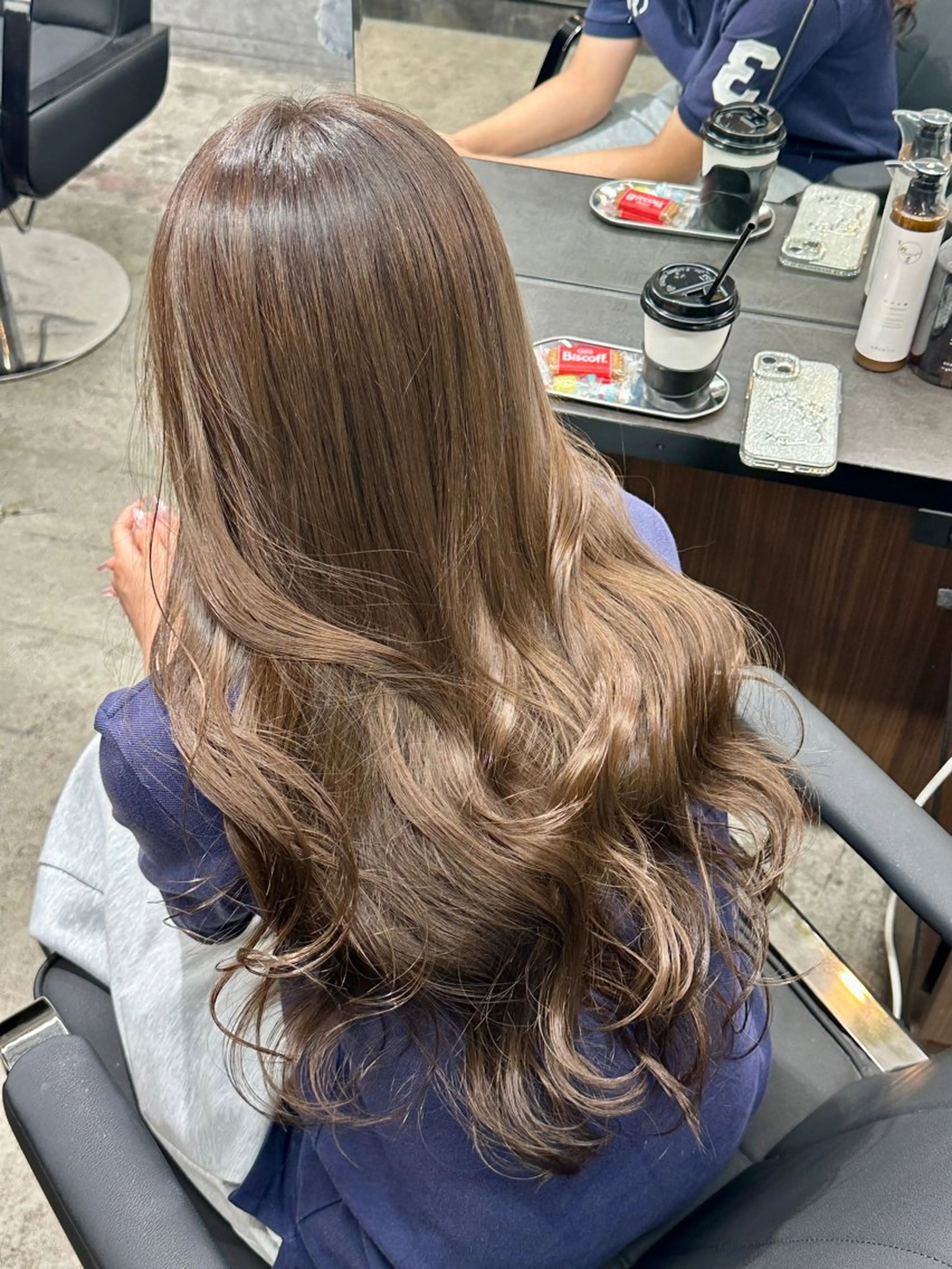 カラー ベージュカラー ブリーチ ブリーチなしカラー オリーブベージュ カット ヘアカラー トリートメント 美髪/ダブルカラー/ ブリーチ/ユウゴのヘアスタイル