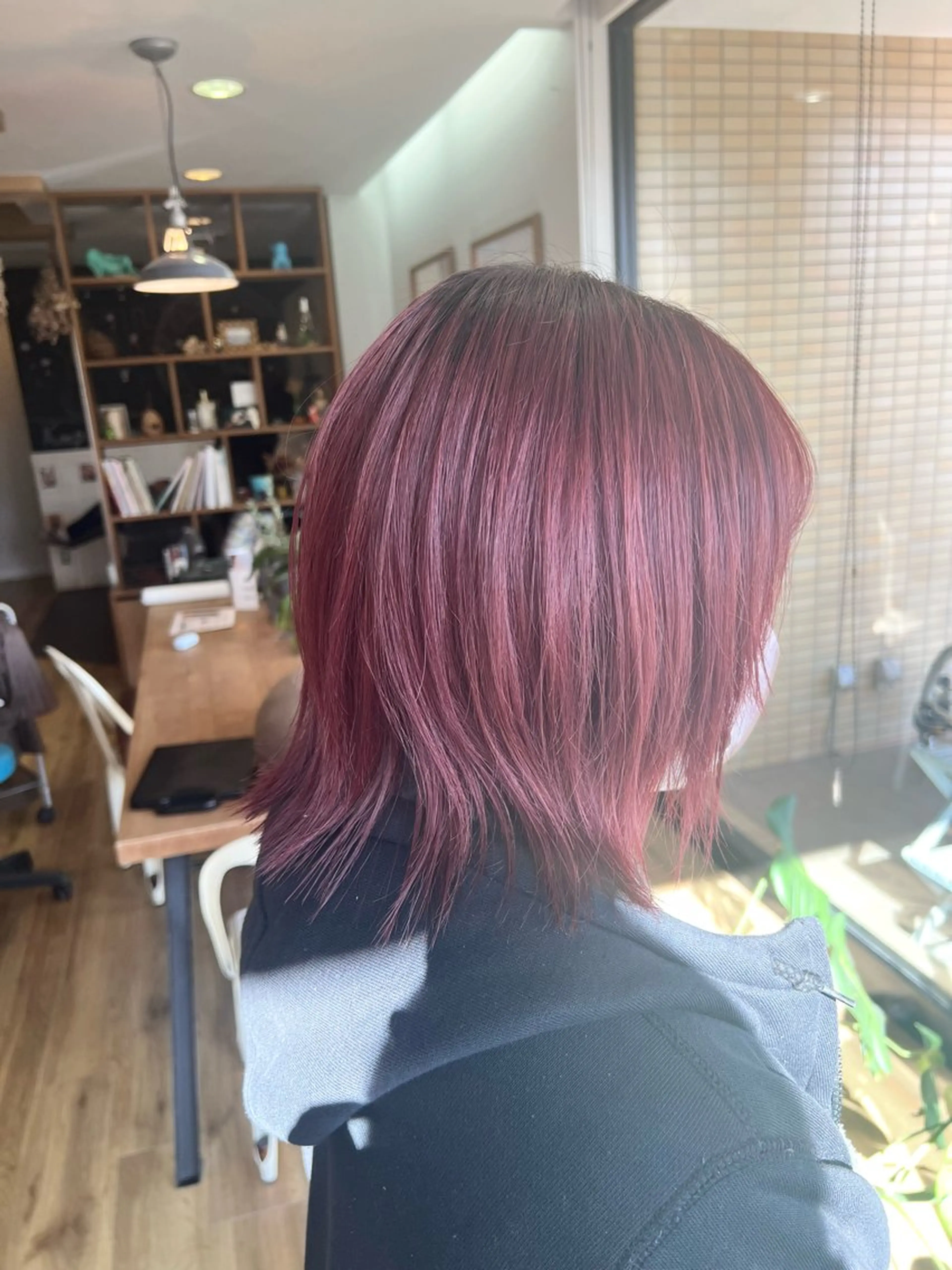 ショート カラー ブリーチ ピンクカラー カット ヘアカラー 堀 望美のヘアスタイル