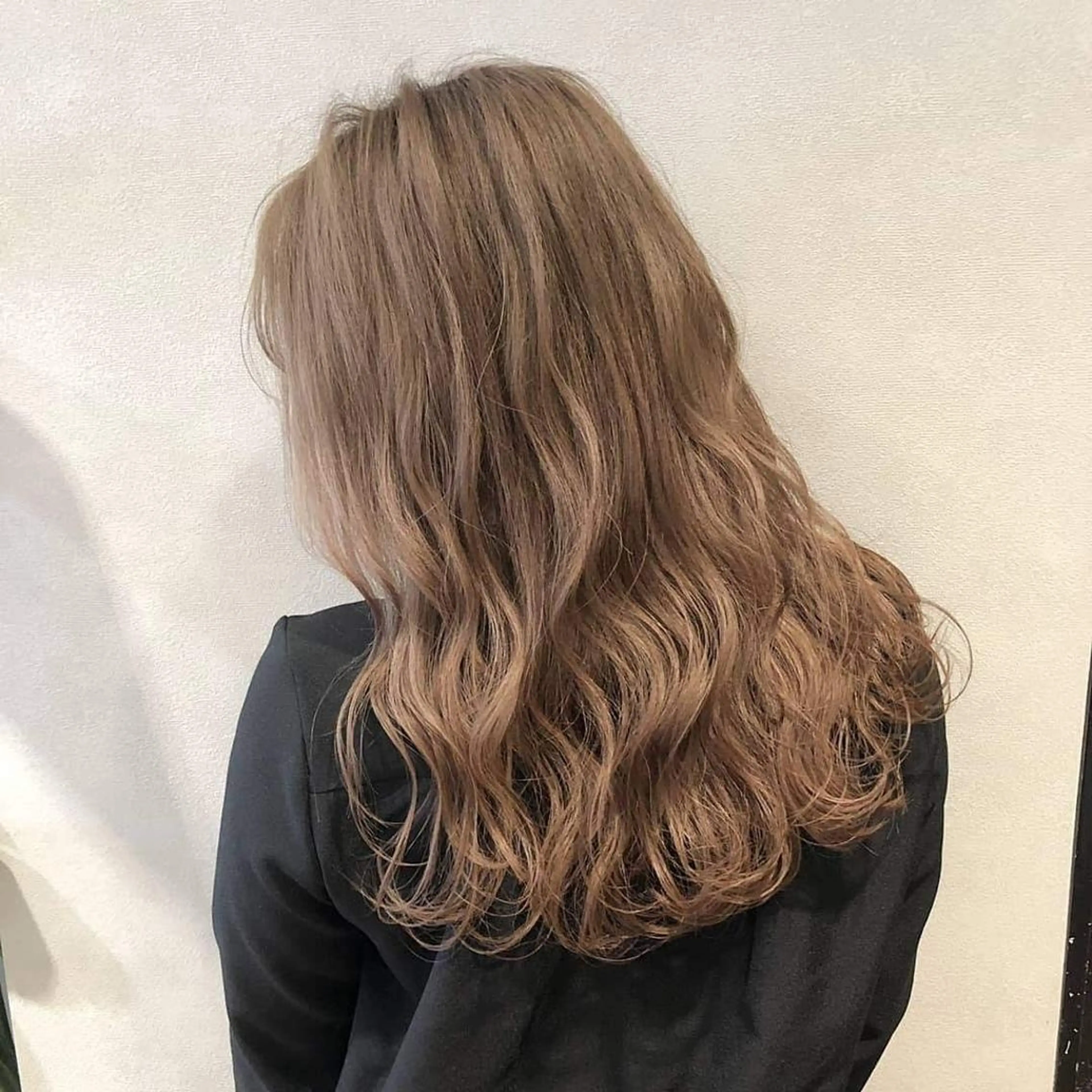 ロング カラー ヘアアレンジ 外国人風カラー PRIVATE SALON EYES所属・EYES リアのマツエク・マツパデザイン