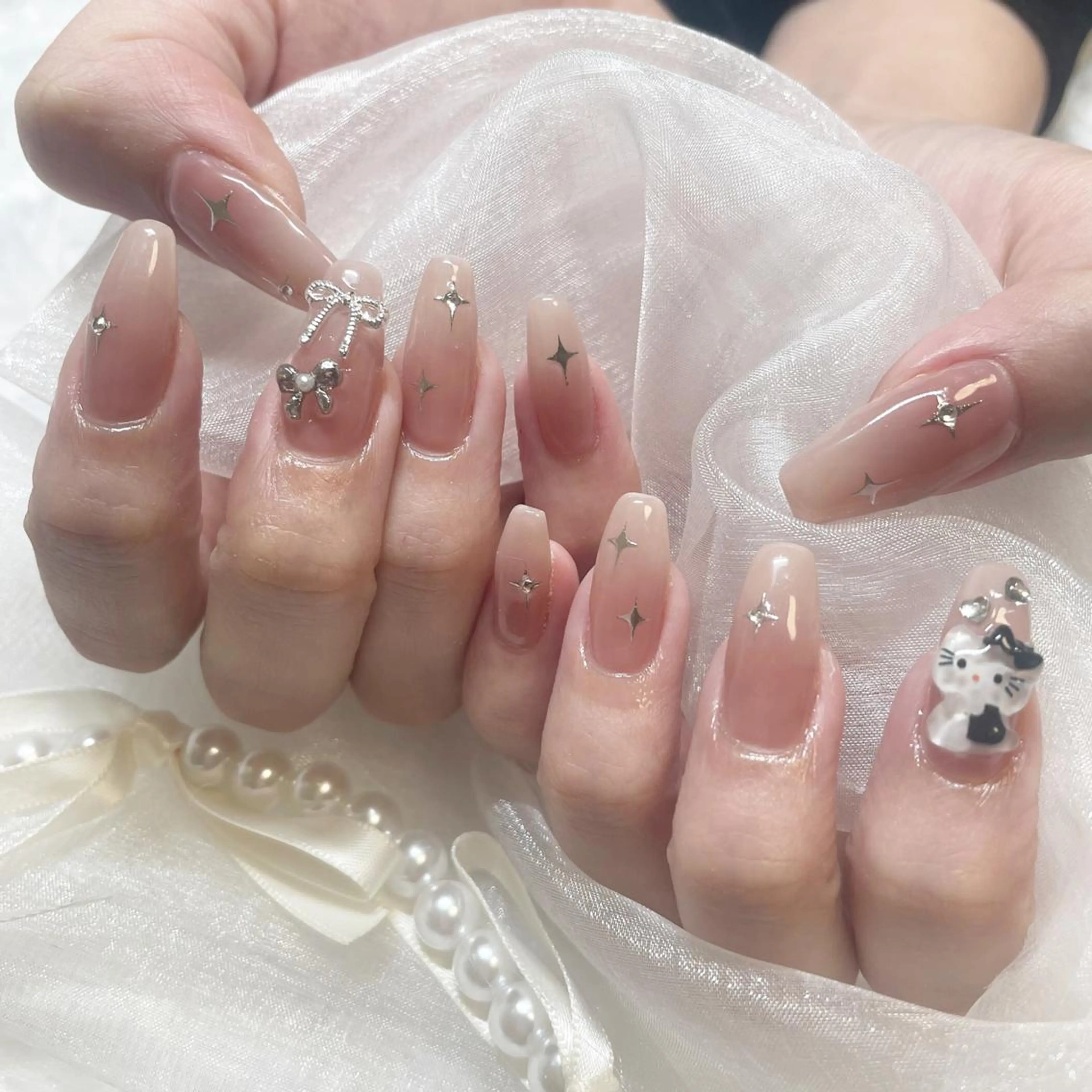 ネイル ジェルネイル 韓国ネイル 持ち込み ワンカラーネイル ワンホンネイル ハンドネイル fiore nail 🦋のネイルデザイン