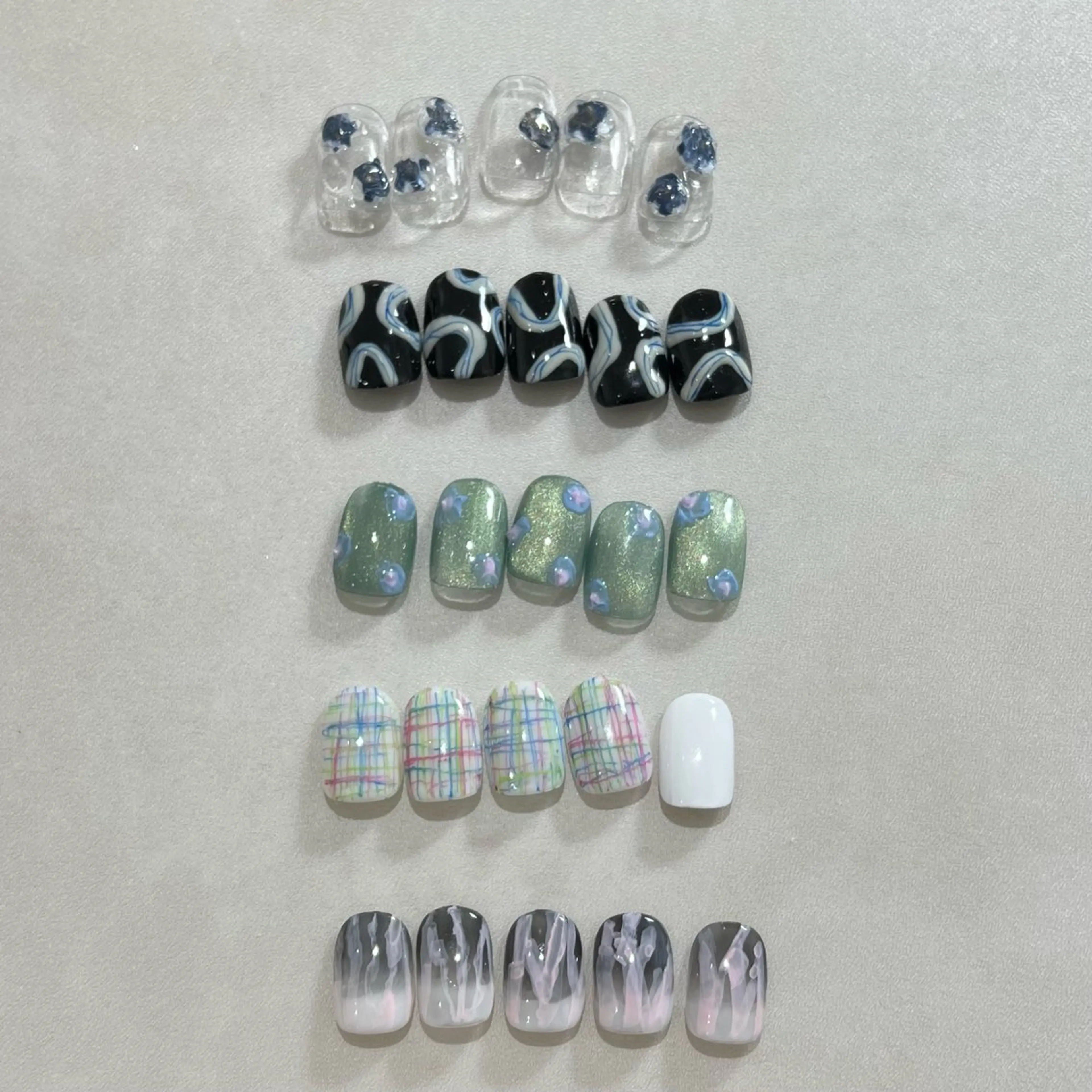 ネイル nue nail salon 代々木店所属・yokozawa sakiのネイルデザイン