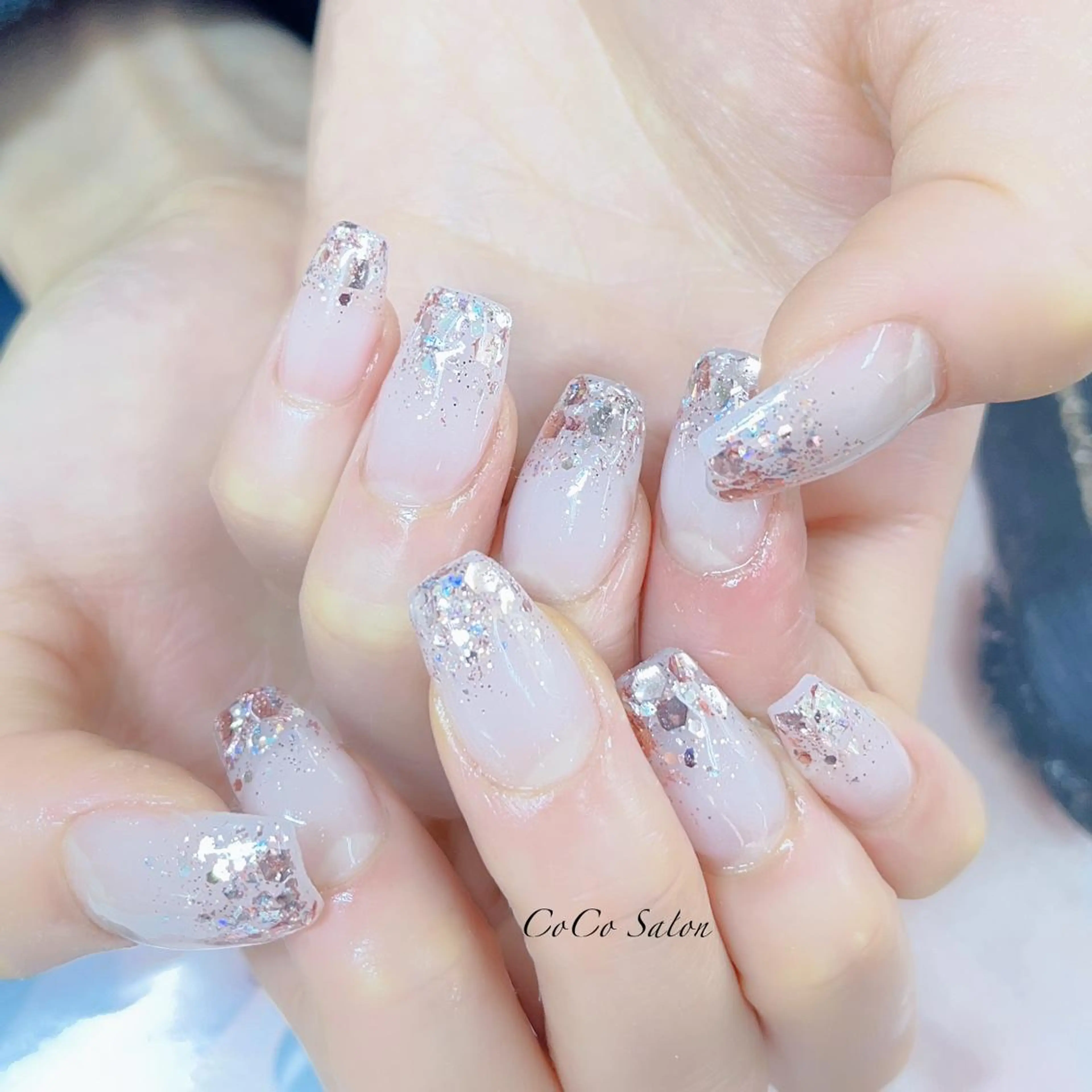 ネイル 長さ出し ジェルネイル グラデーション ホログラムネイル キラキラネイル ハンドネイル CoCoSalon ネイル/まつ毛予約のネイルデザイン