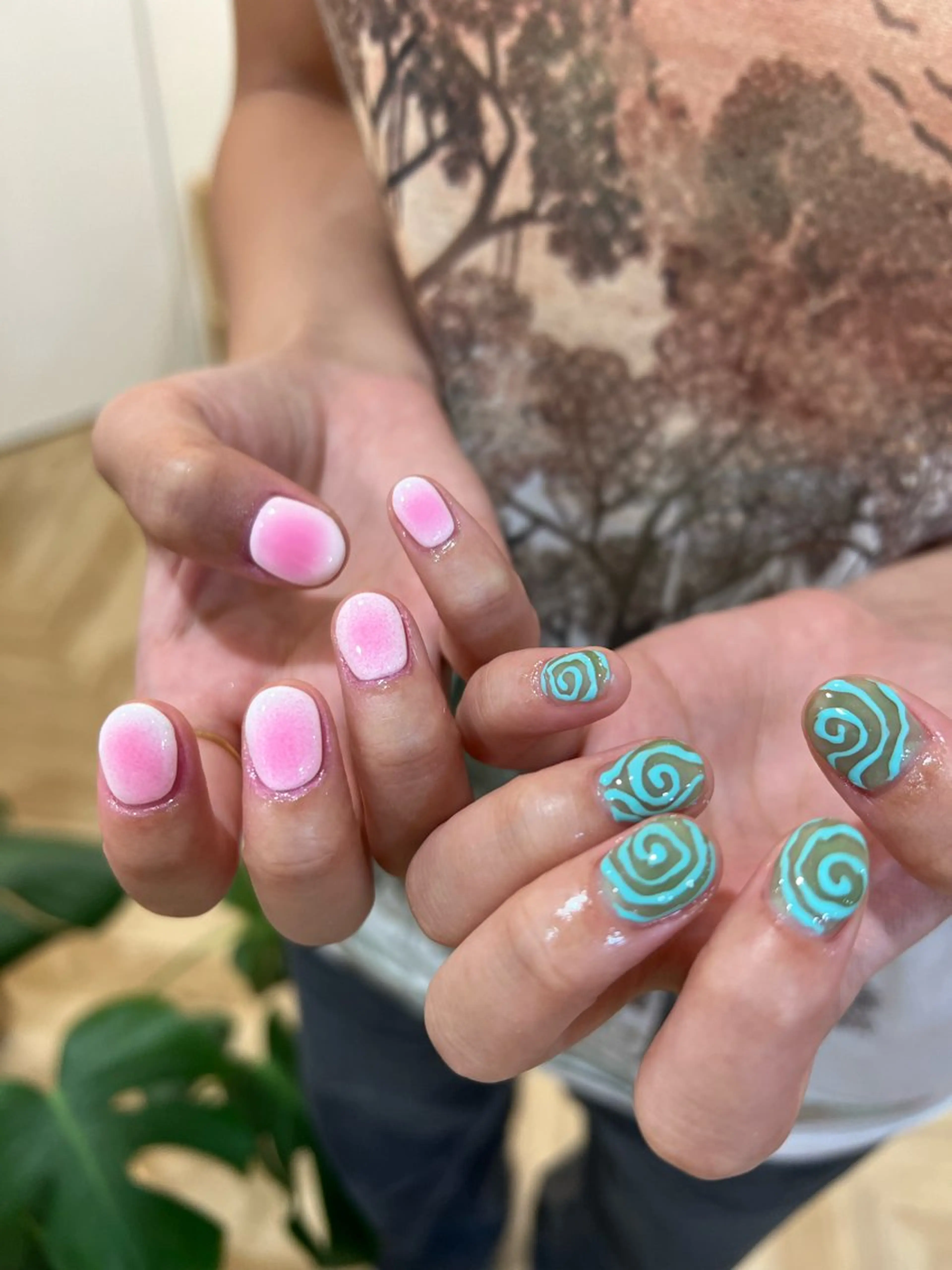 ネイル ハンドネイル フットネイル ハンドケア Nes.Nail所属・Miyagi Asamiのネイルデザイン