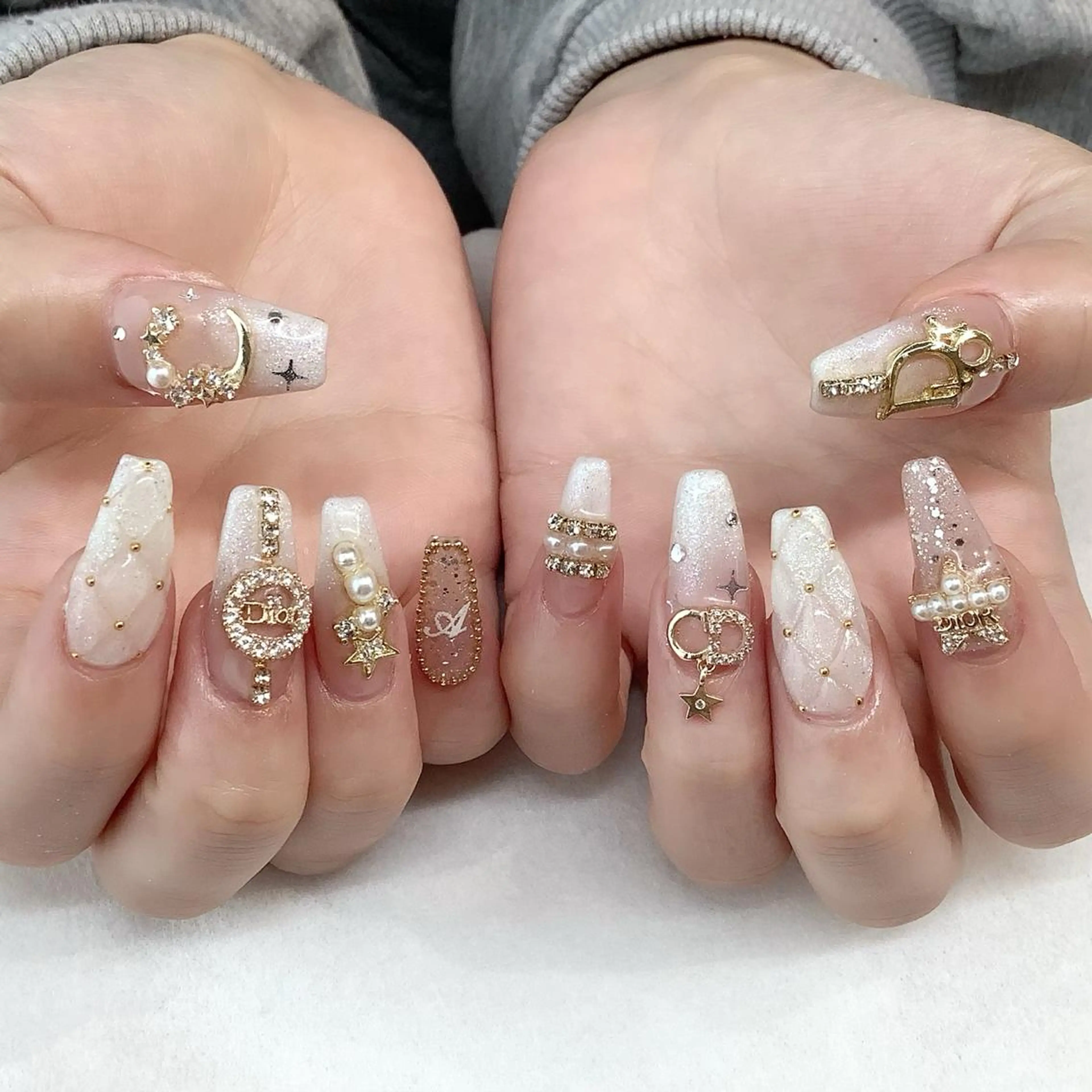 ネイル ハンドネイル 💎🐰 saki. m 🐰💎のネイルデザイン