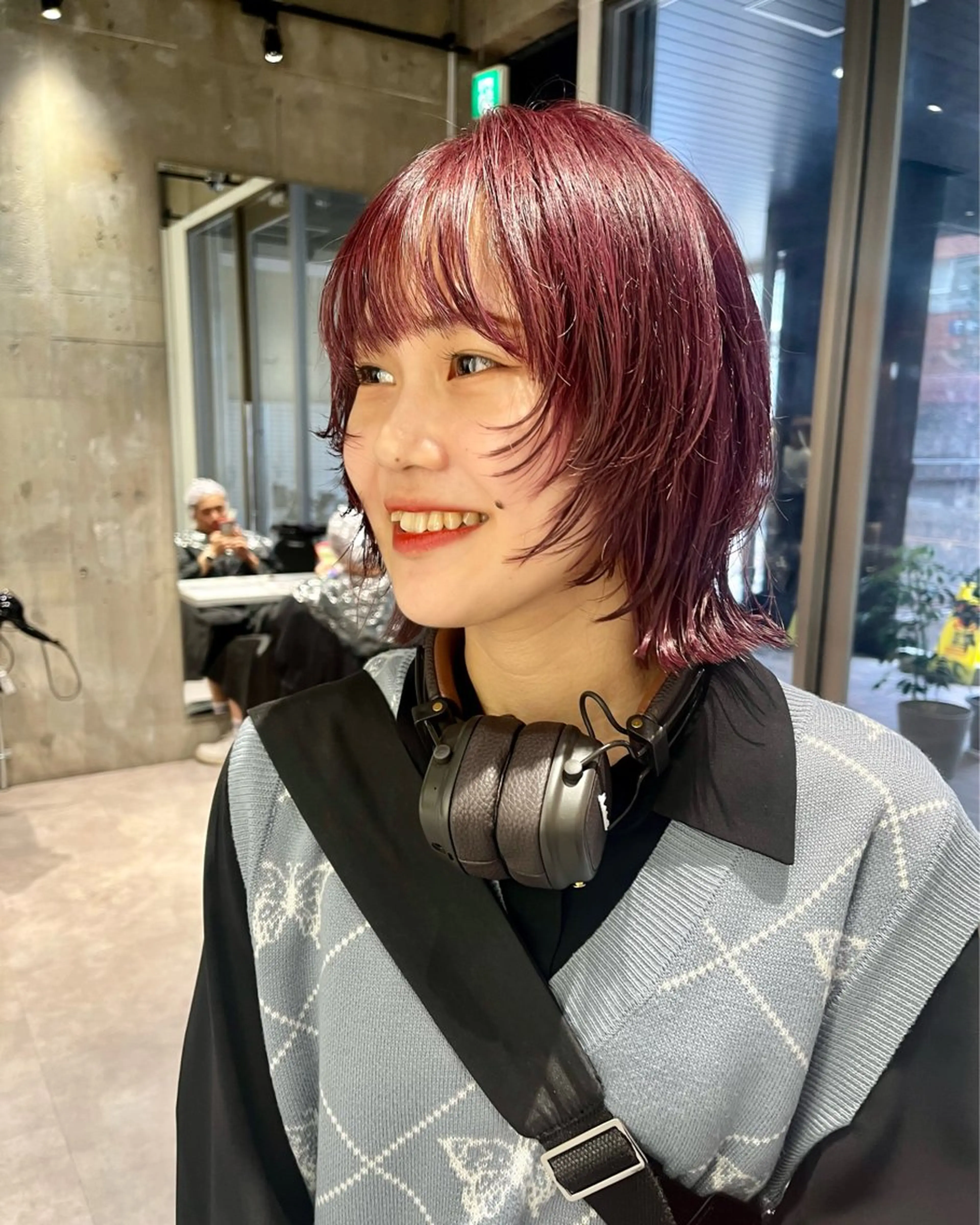 ミディアム カラー ボルドーカラー 顔周りカット レイヤーカット iLi所属・iLi 《イリ》のヘアスタイル