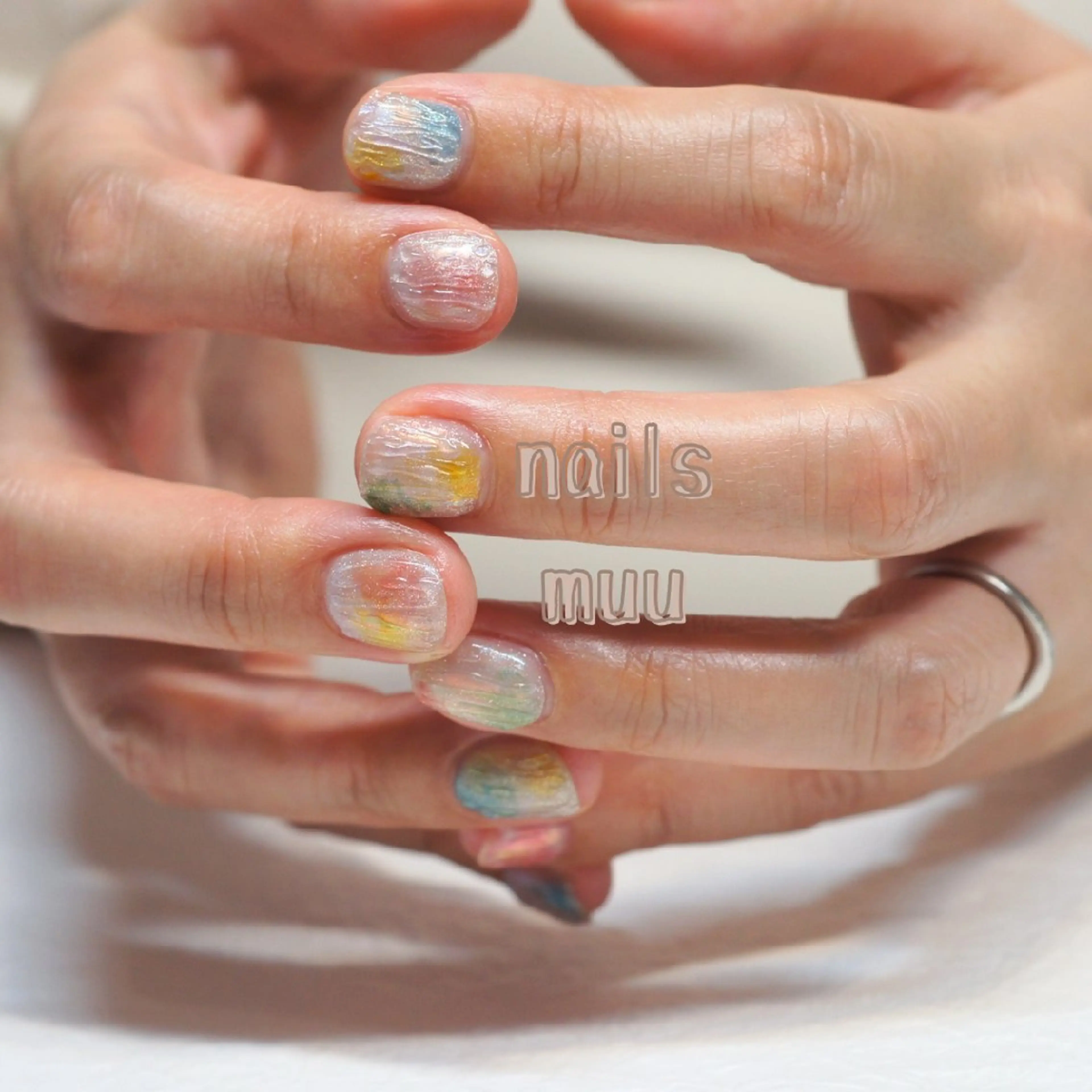 ネイル オーロラネイル ブルー 氷ネイル・うるうるネイル キラキラネイル ニュアンスネイル nails muu まゆのネイルデザイン