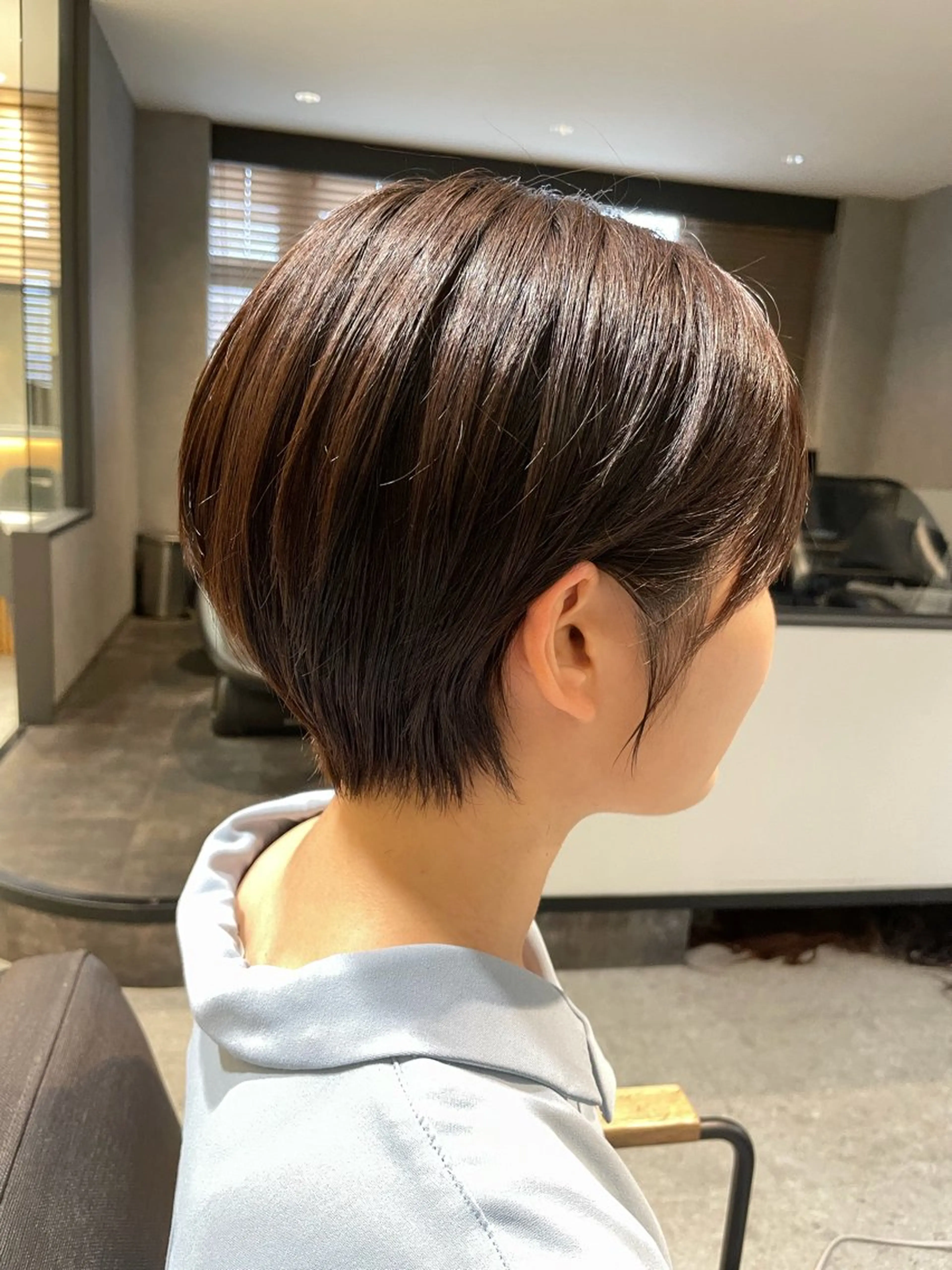 ショート カラー カット ヘアカラー トリートメント 似合わせカット✂️✖ 地毛風縮毛矯正のヘアスタイル