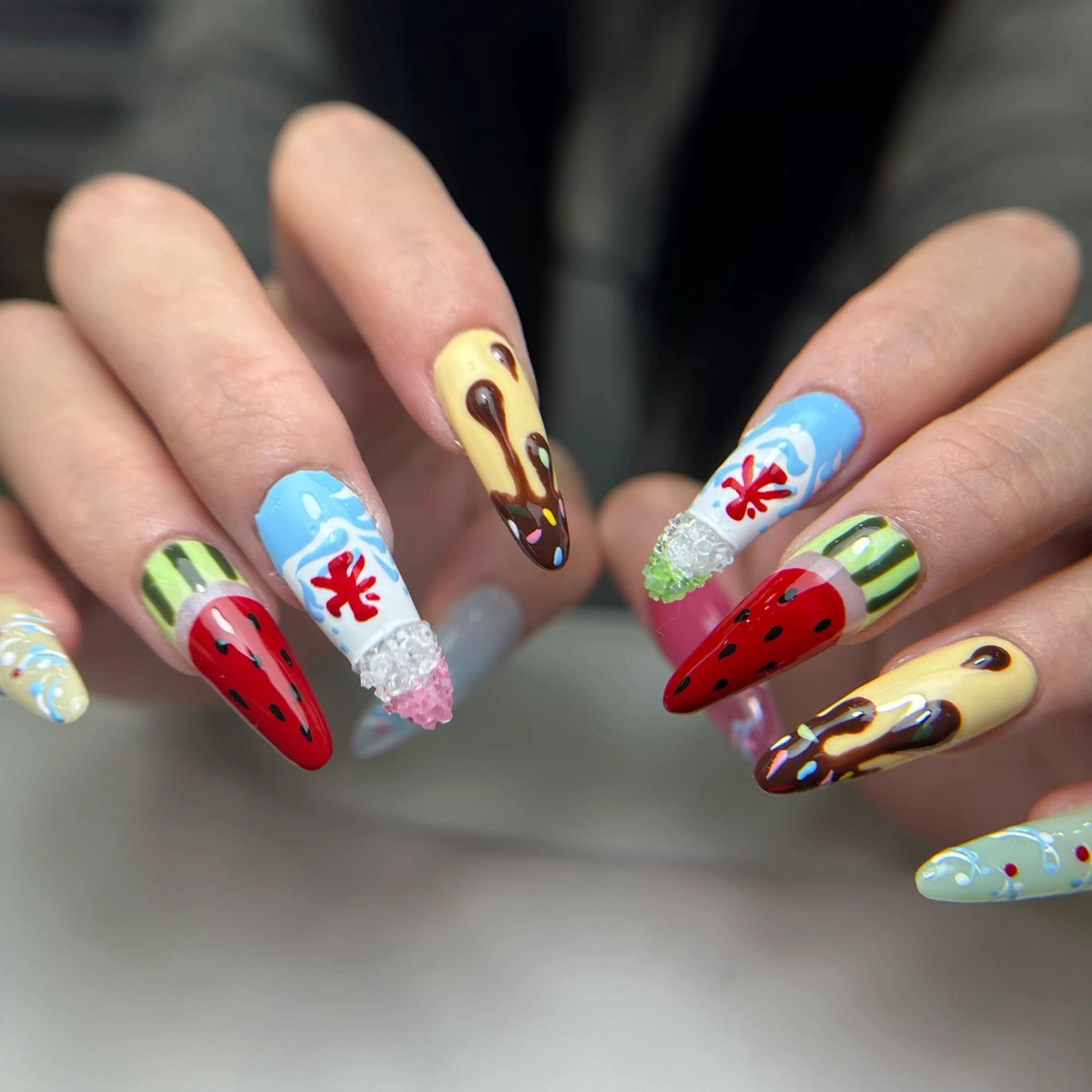 ネイル フレンチネイル グラデーション 韓国ネイル マグネットネイル シンプルネイル ハンドネイル CoMo Nail Studio所属・CoMo Nailのネイルデザイン