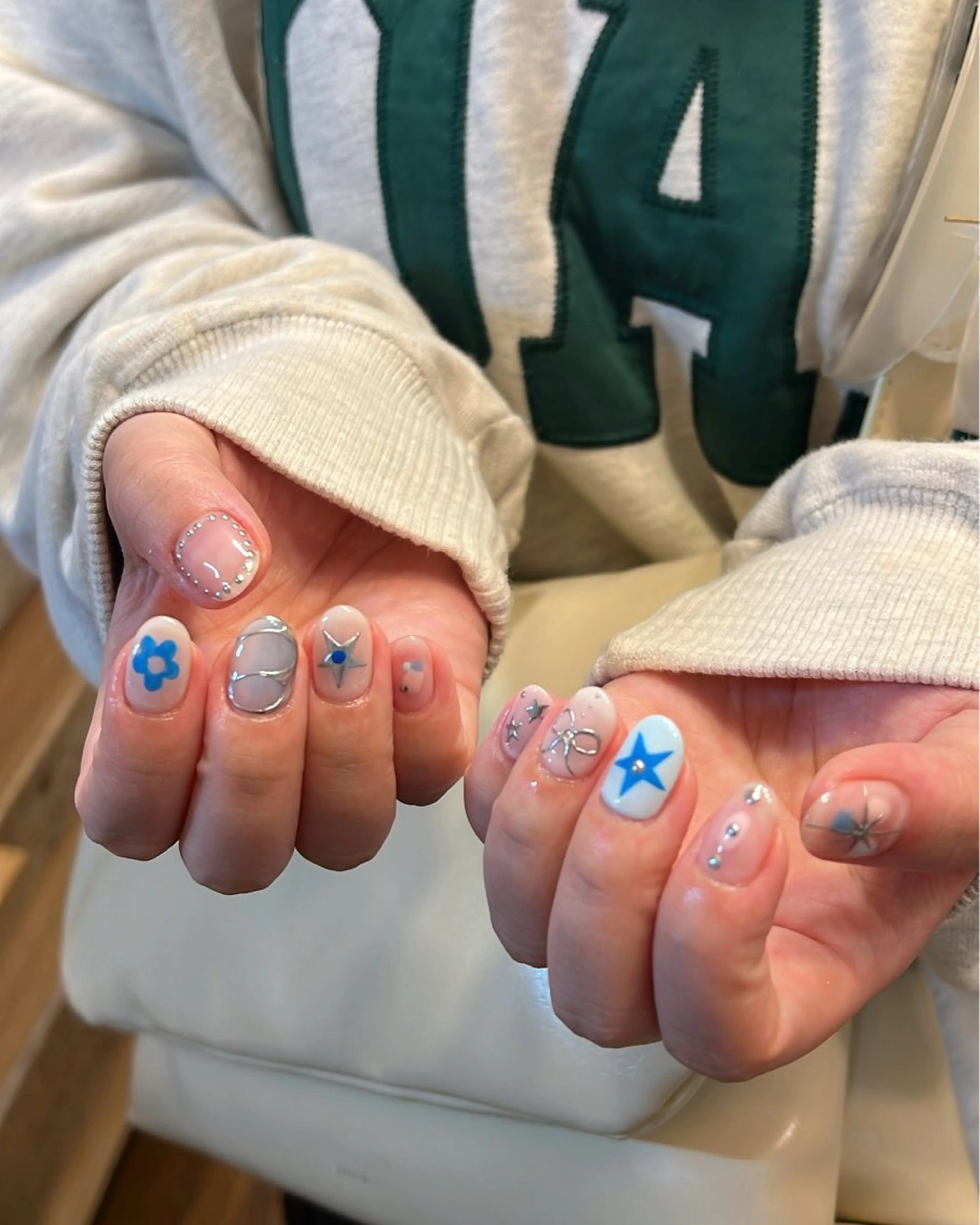 ネイル ハンドネイル フットネイル ハンドケア Nes.Nail所属・Miyagi Asamiのネイルデザイン