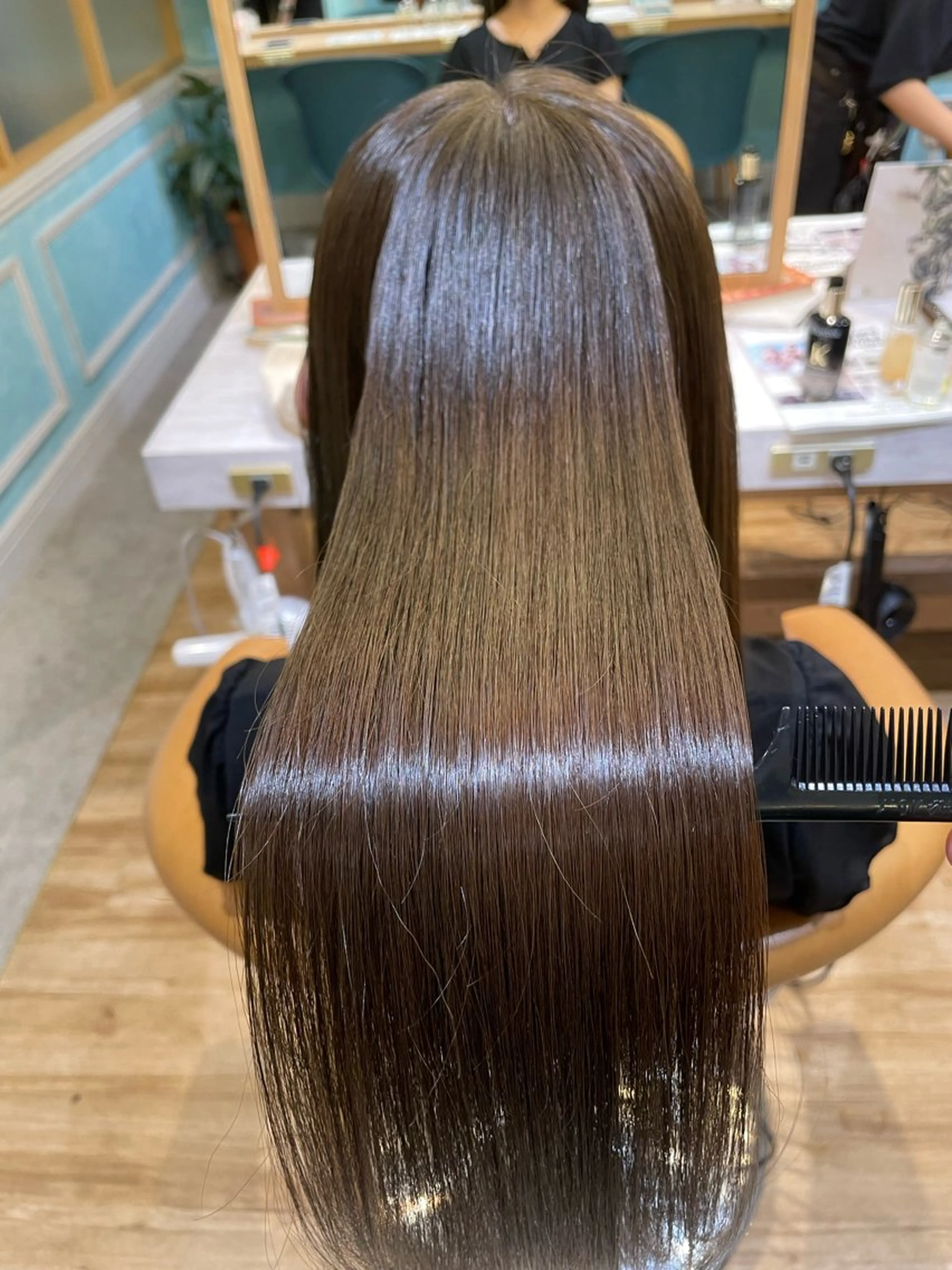 ロング カット ヘアカラー 縮毛矯正 トリートメント 山本翔一郎 韓国顔周りレイヤーのヘアスタイル