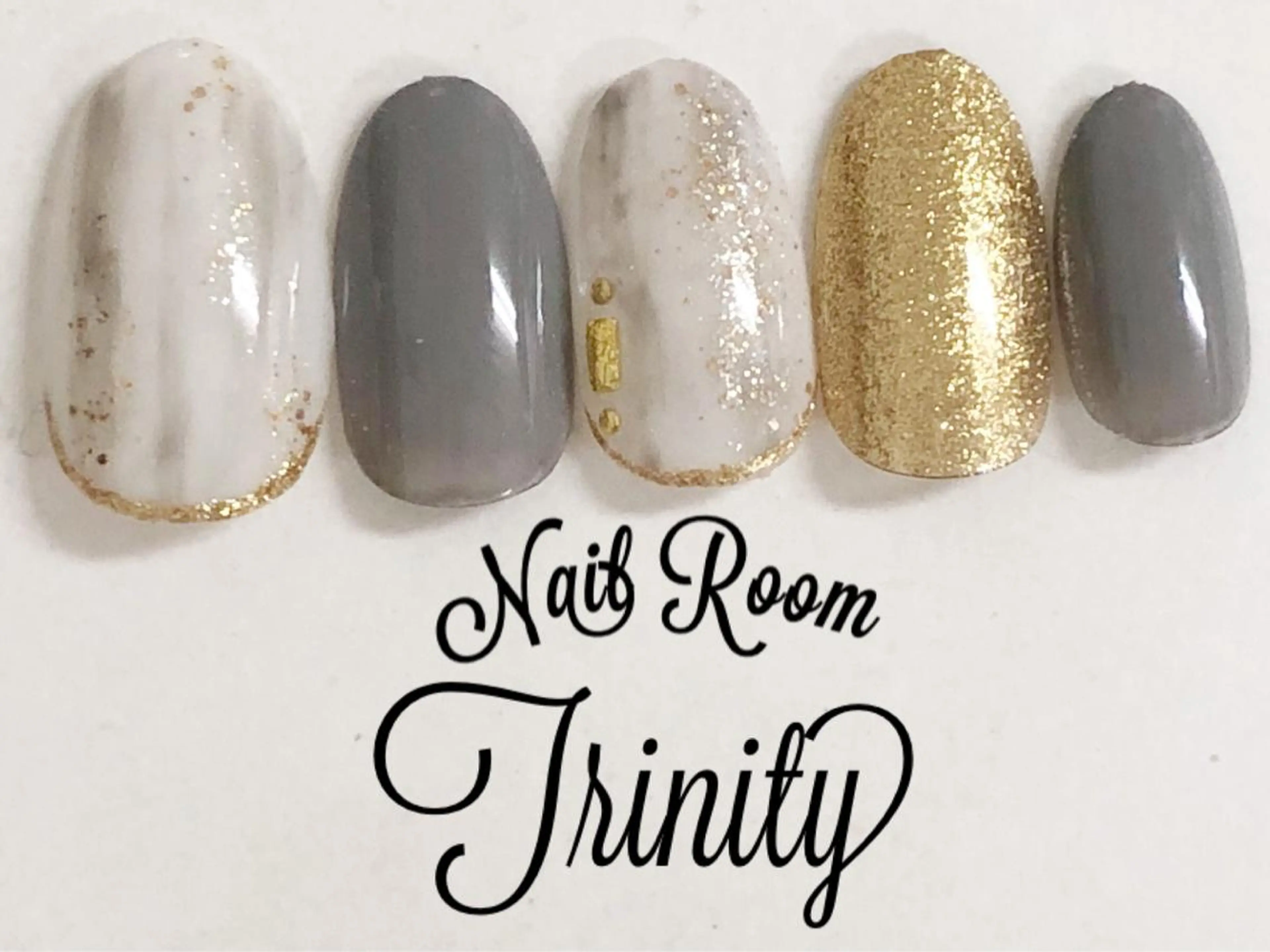 ネイル ハンドネイル Trinity ネイリストスタッフのネイルデザイン