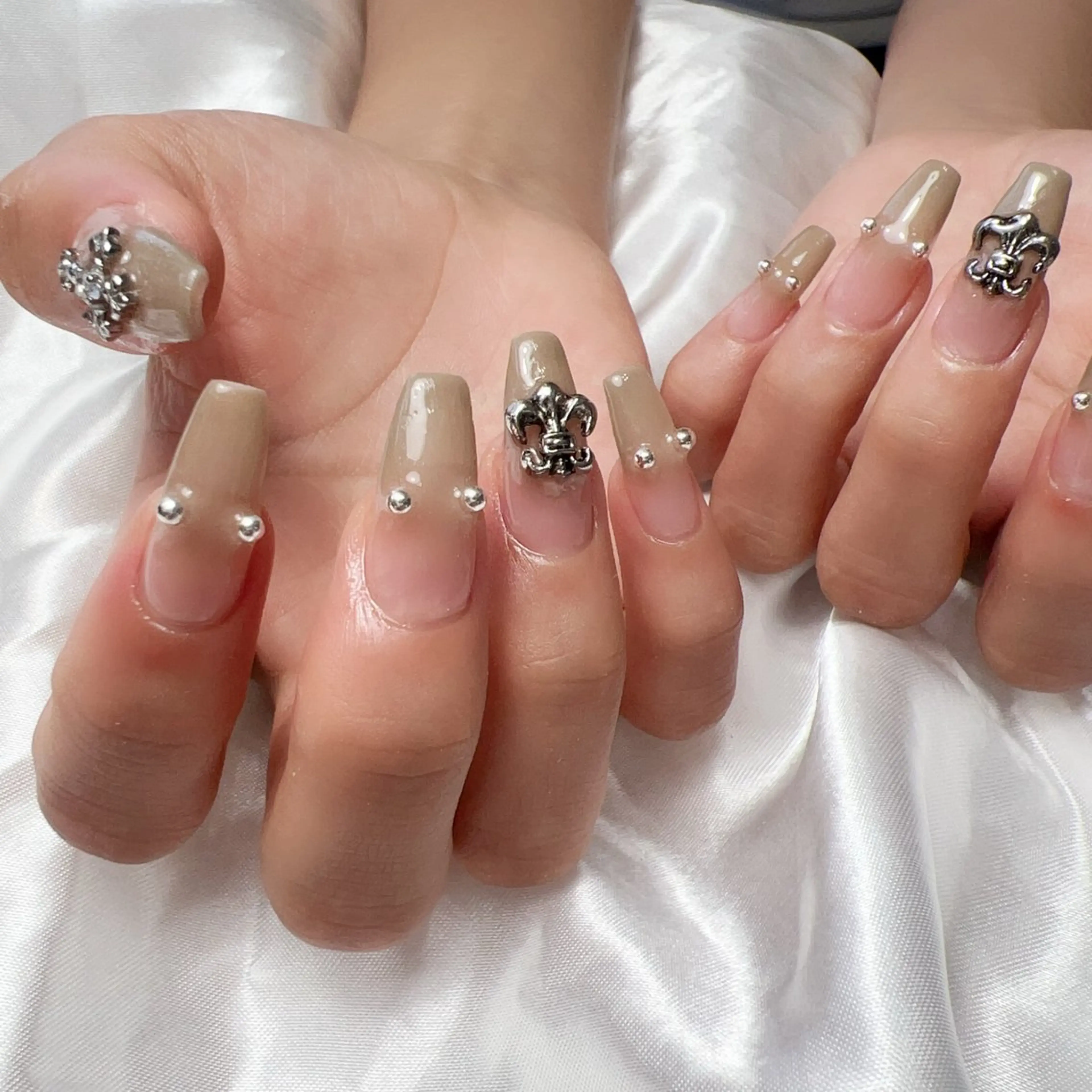 ネイル ハンドネイル nailstudio ′ecole所属・nailstudio ′ecoleのネイルデザイン