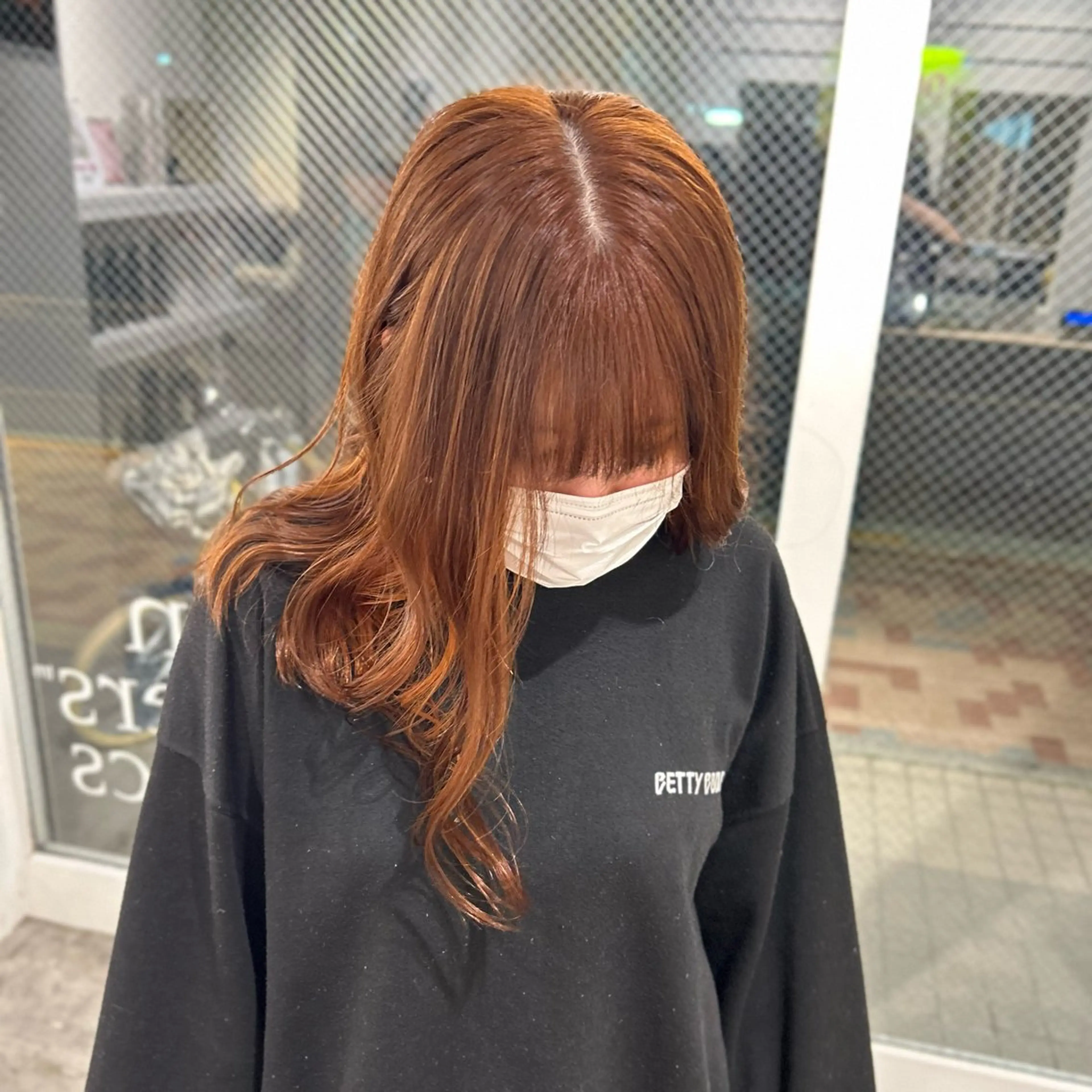 セミロング カラー ヘアカラー HOLIDAYS はなのヘアスタイル