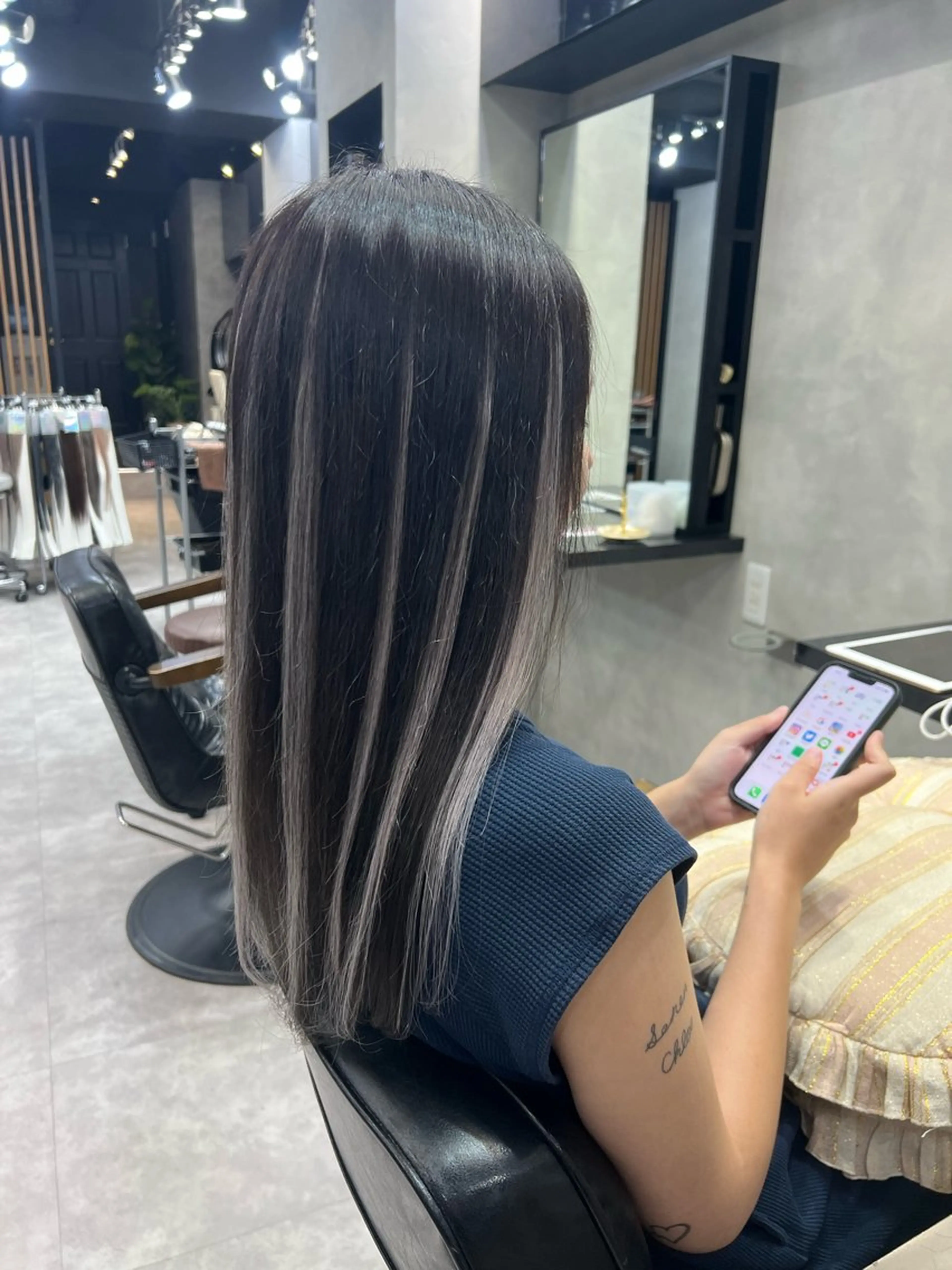 セミロング カラー ヘアアレンジ シールエクステ アディクシーカラー アッシュ バレイヤージュ ベージュカラー ヘアカラー エクステ ar+ ❤︎ maiのヘアスタイル