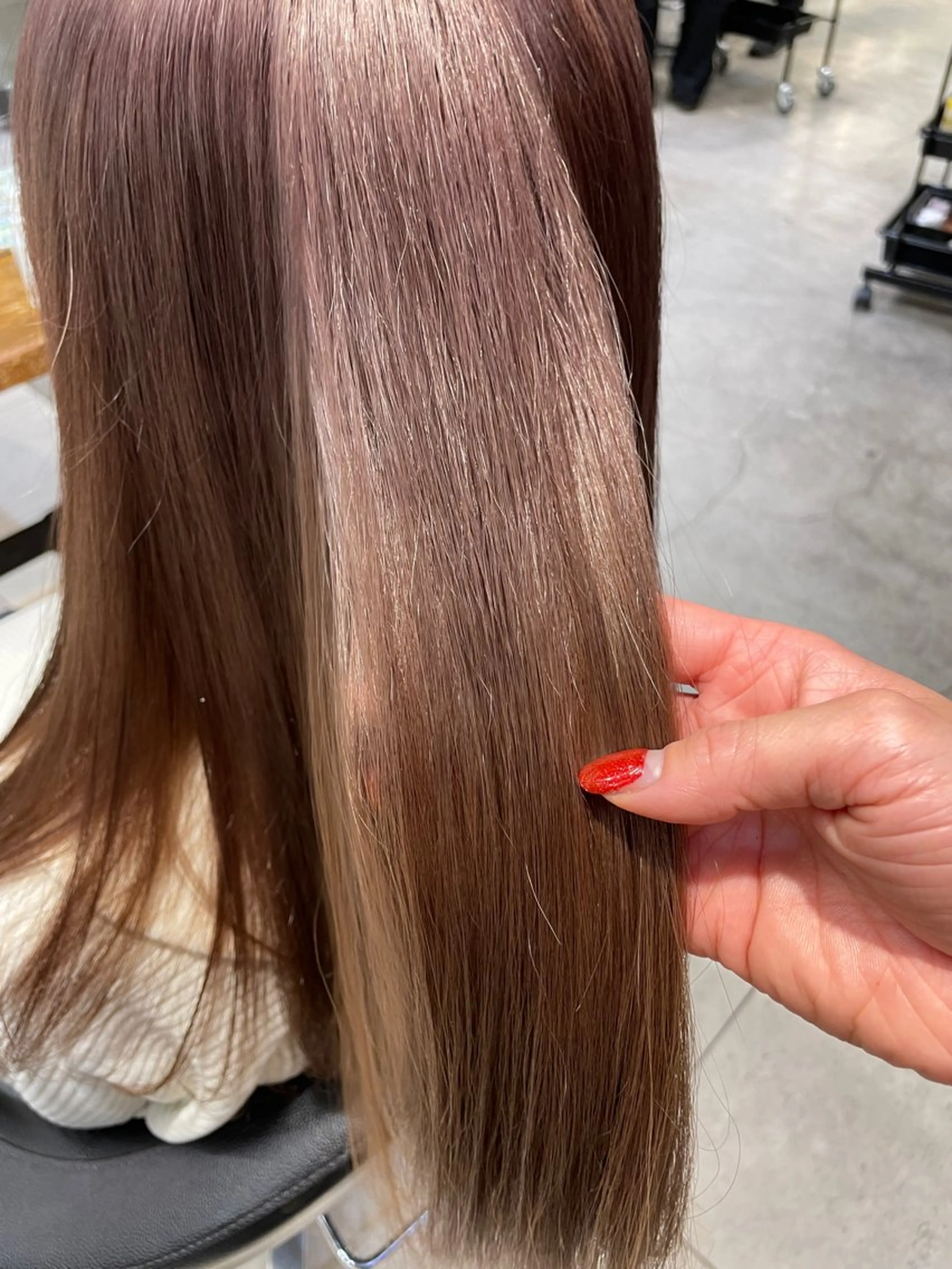ロング カラー パーマ ヘアアレンジ カット 縮毛矯正 トリートメント レイヤー/ 透明感カラー/マドカのヘアスタイル