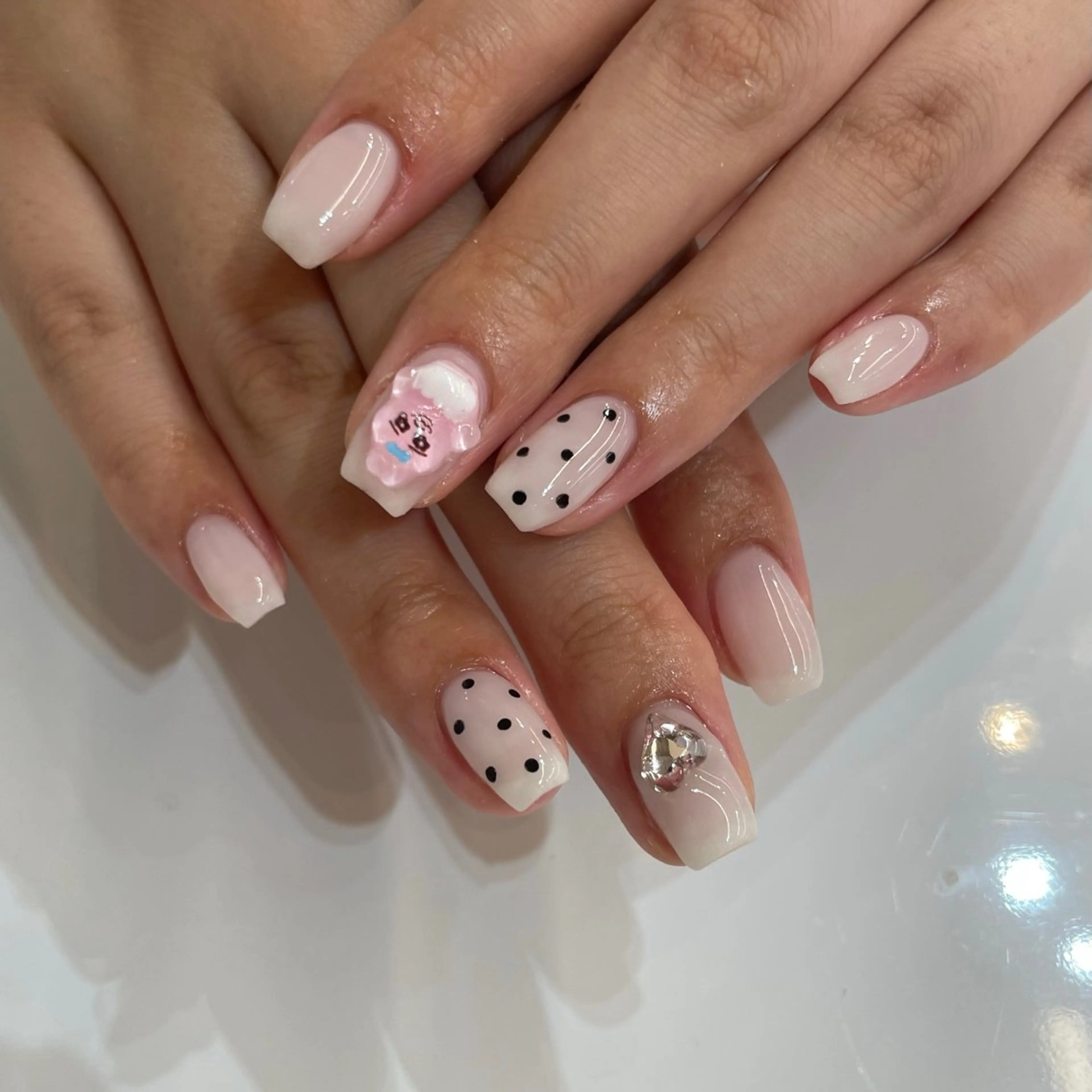 ネイル pool Yuzu🌷のネイルデザイン