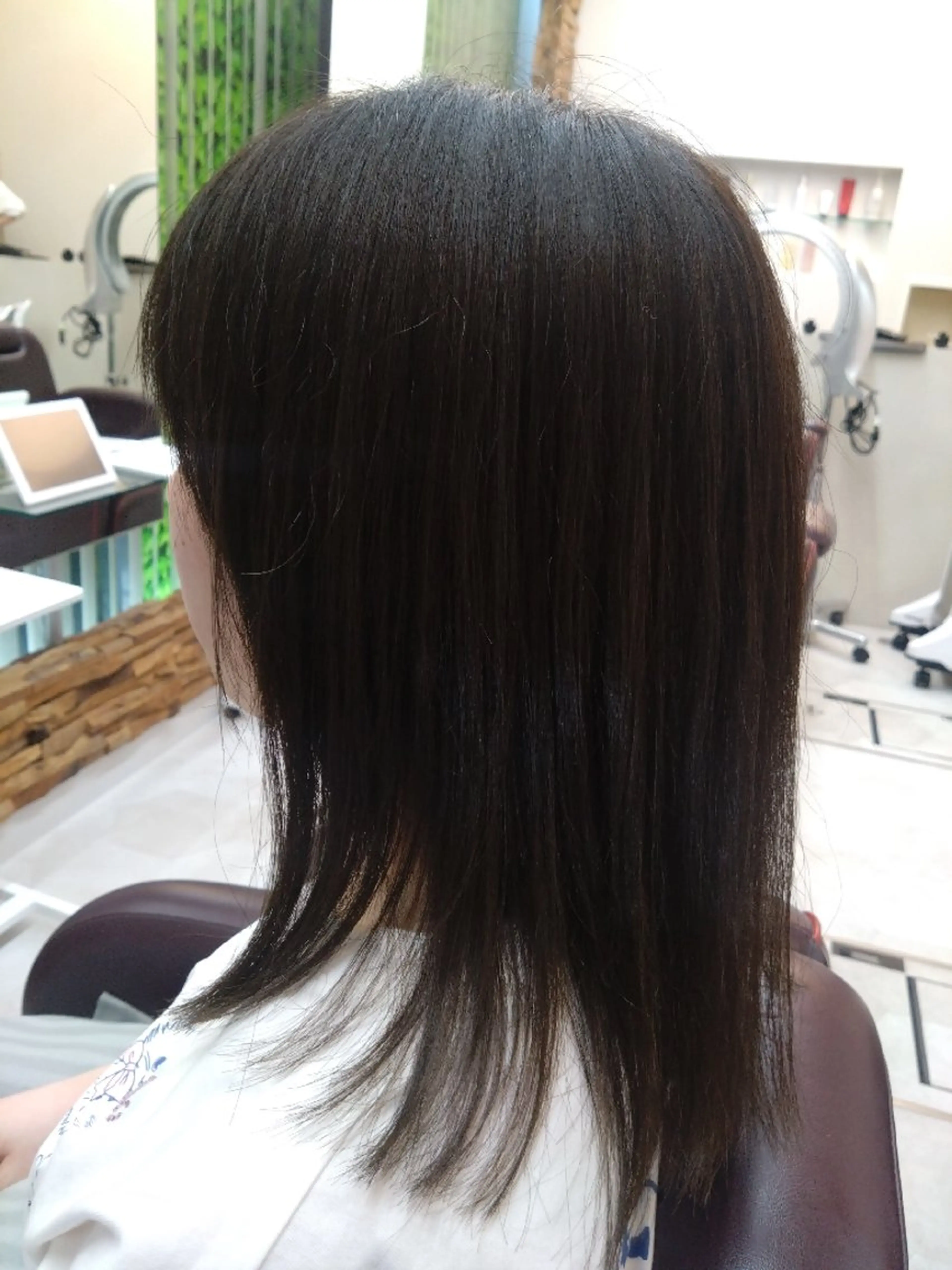 カラー アッシュ ベージュカラー ブルーカラー オリーブベージュ オレンジ God Hands所属・茂木 彩佳のヘアスタイル