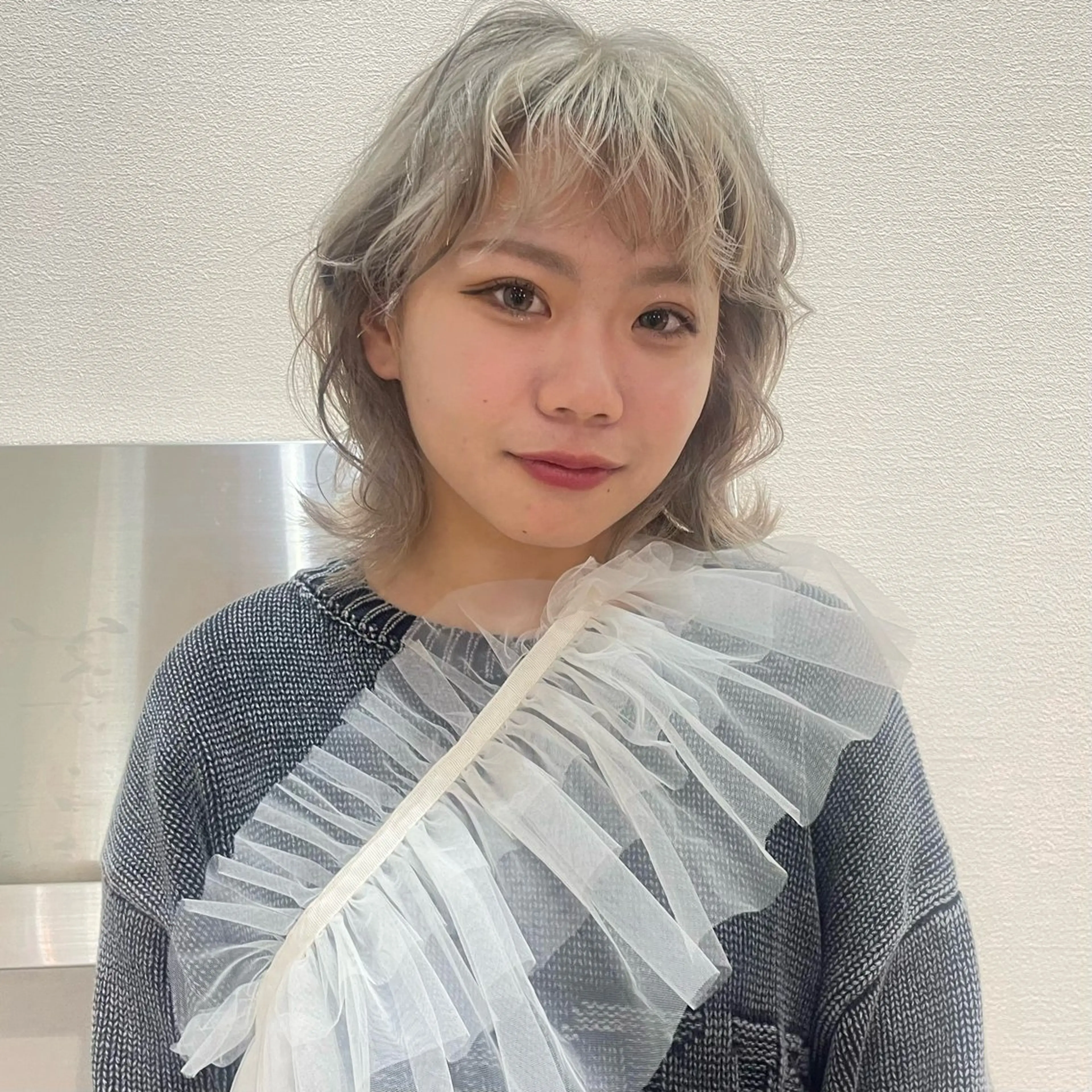 ミディアム カラー 透明感カラー ハイトーンカラー カット ヘアカラー トリートメント ひなた 艶カラー/渋谷のヘアスタイル
