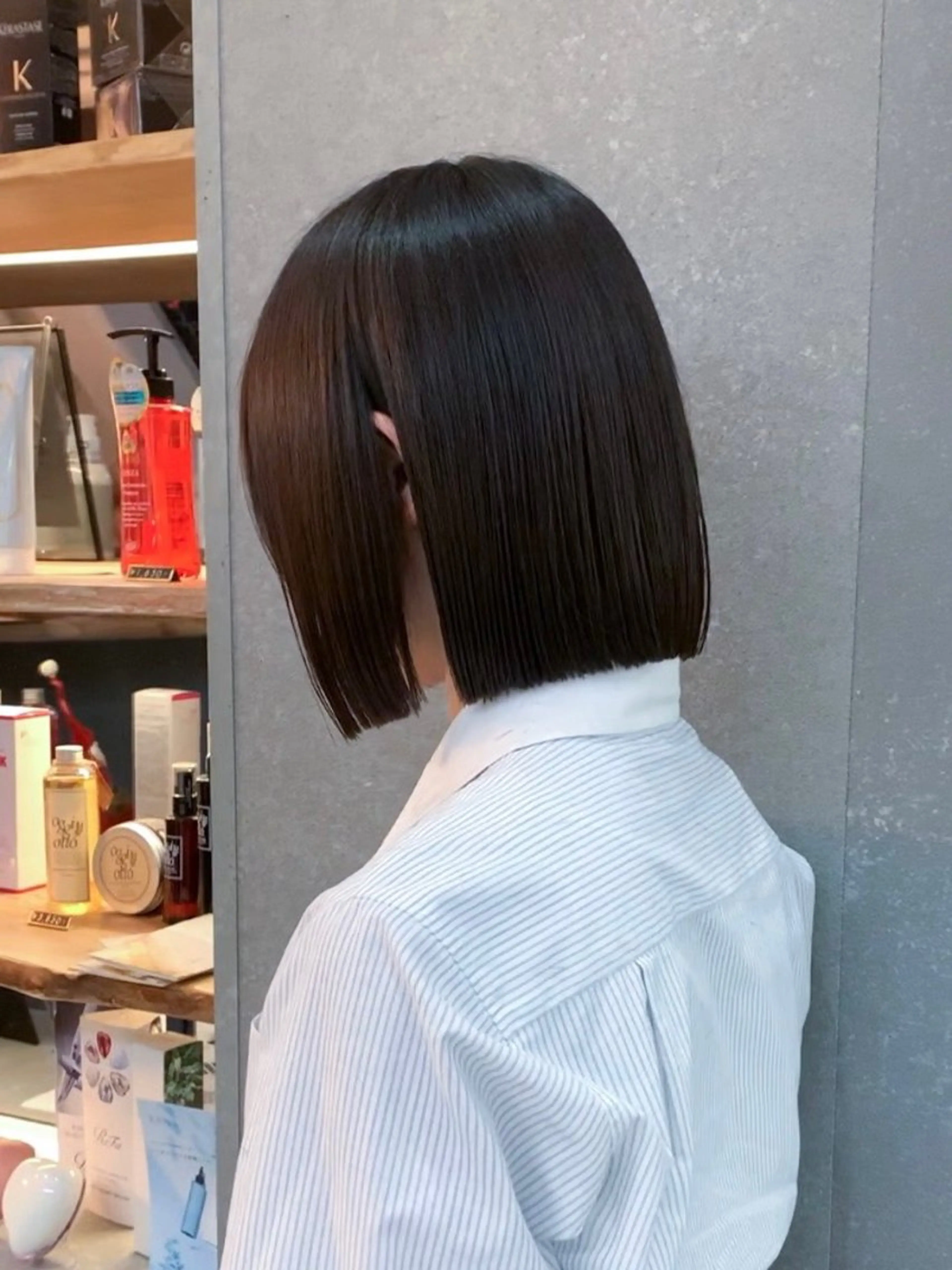 ショート カラー 切りっぱなしボブ 前下がりボブ ショートボブ ブリーチ ブリーチなしカラー カット ヘアカラー 縮毛矯正 トリートメント 伊 杏のヘアスタイル