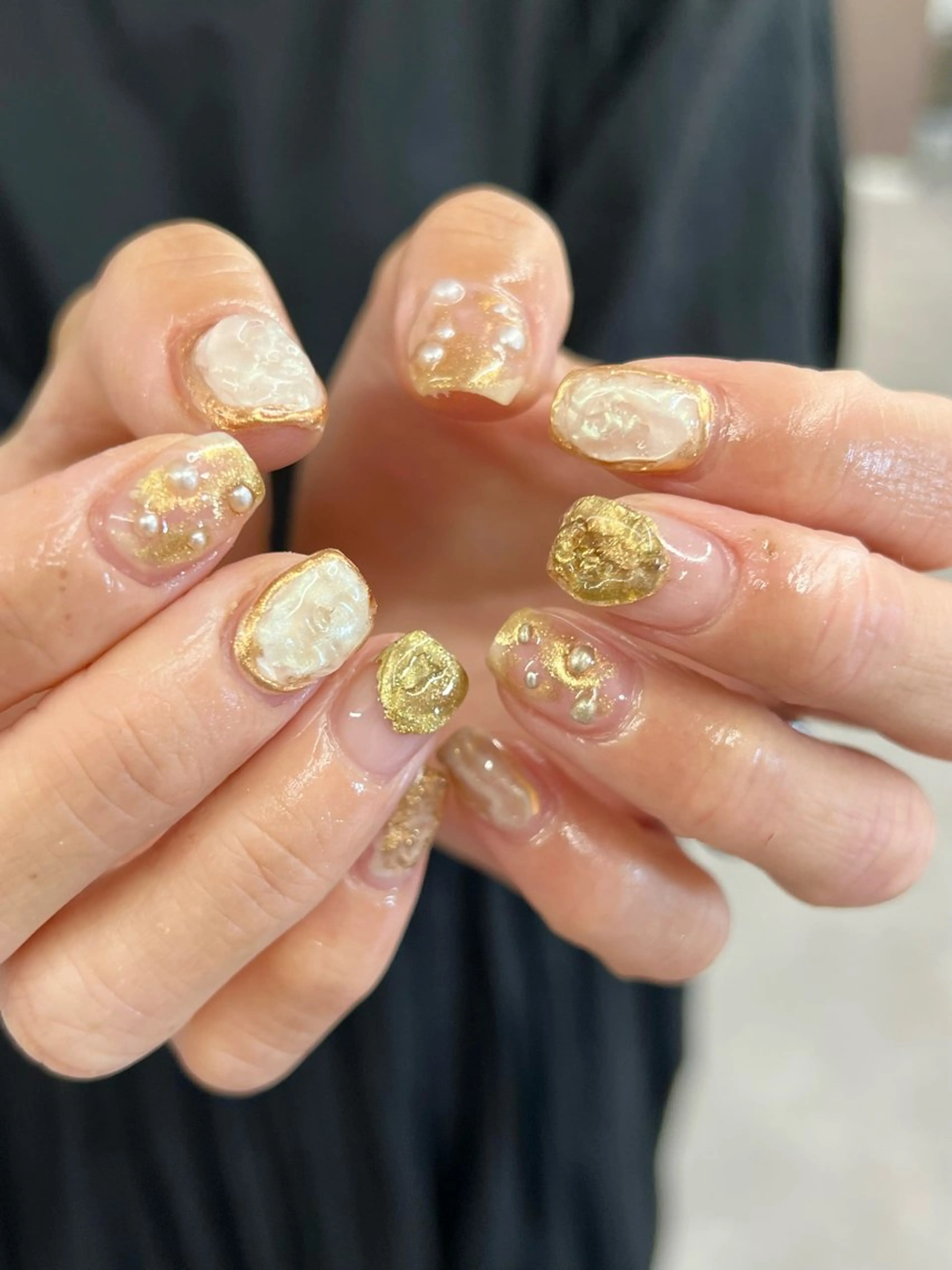 ネイル ジェルネイル ゴールド マグネットネイル ニュアンスネイル パラジェル ハンドネイル ハンドケア Bana_ Nailのネイルデザイン