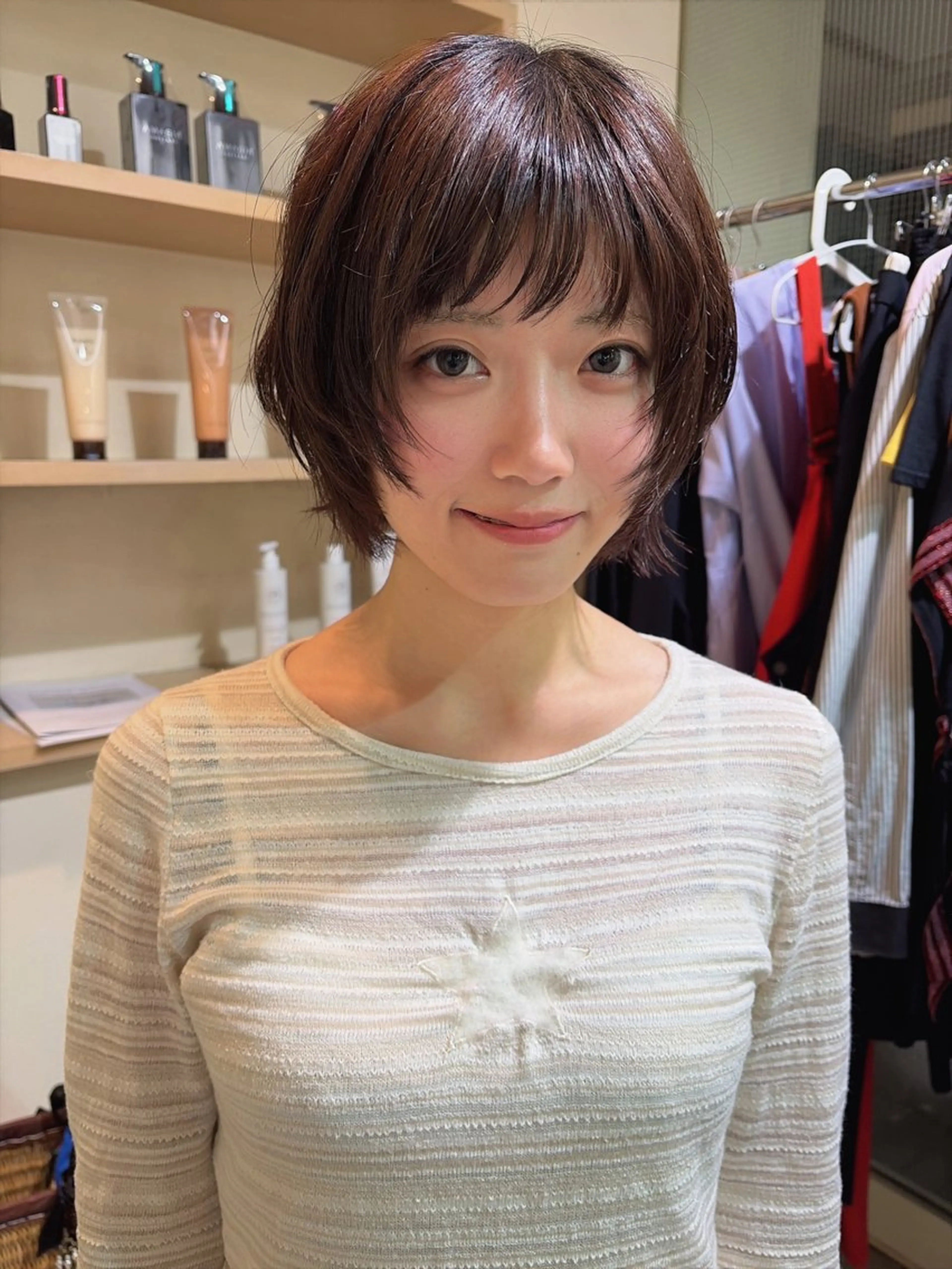 ショート 顔周りカット レイヤーカット 似合わせカット カットモデル募集🤍 🐇anzuのヘアスタイル