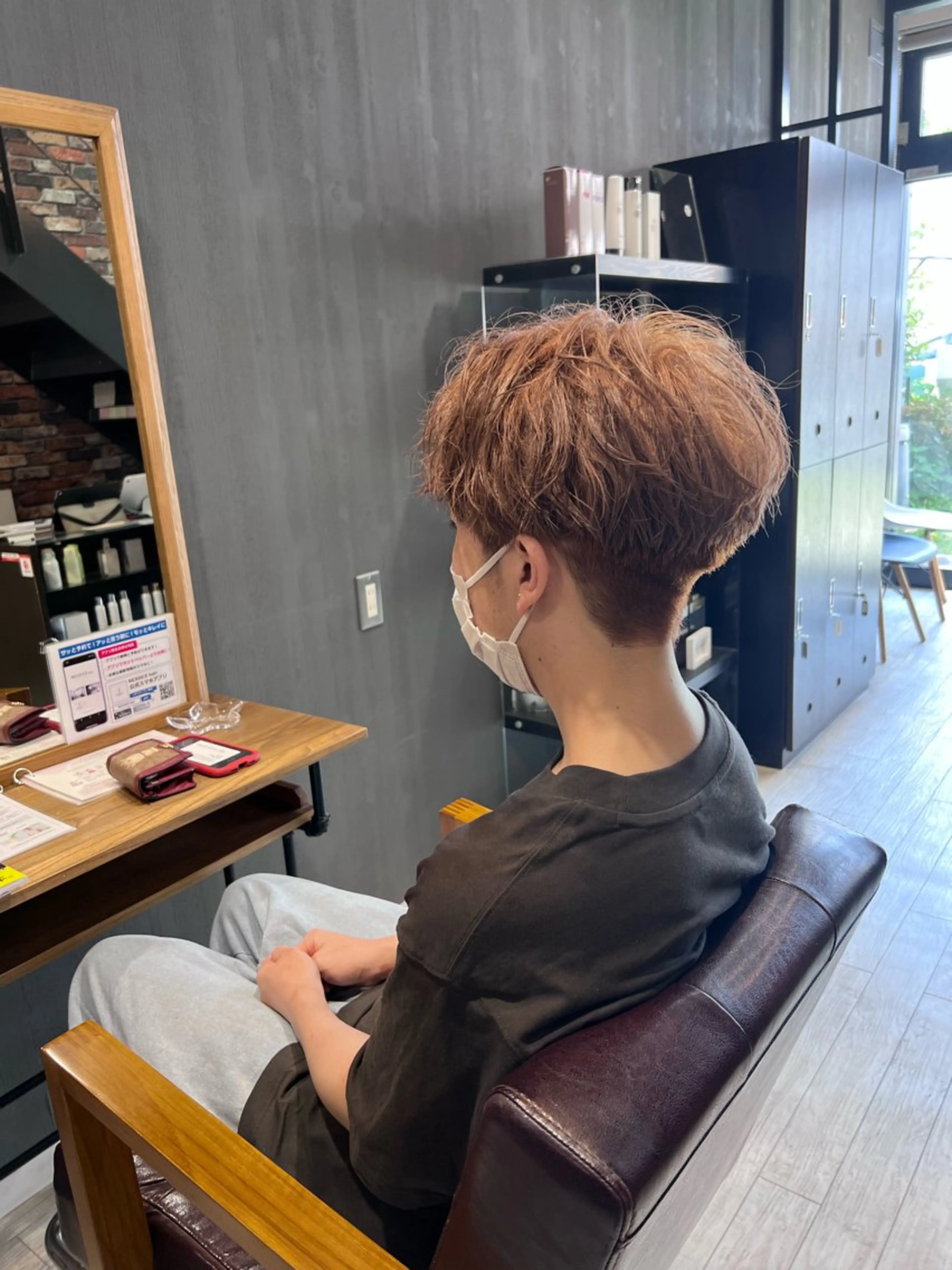 ショート カラー メンズ メンズブリーチ マッシュ 刈り上げ ベージュカラー ブリーチ カット ヘアカラー 伊藤 希綱のヘアスタイル