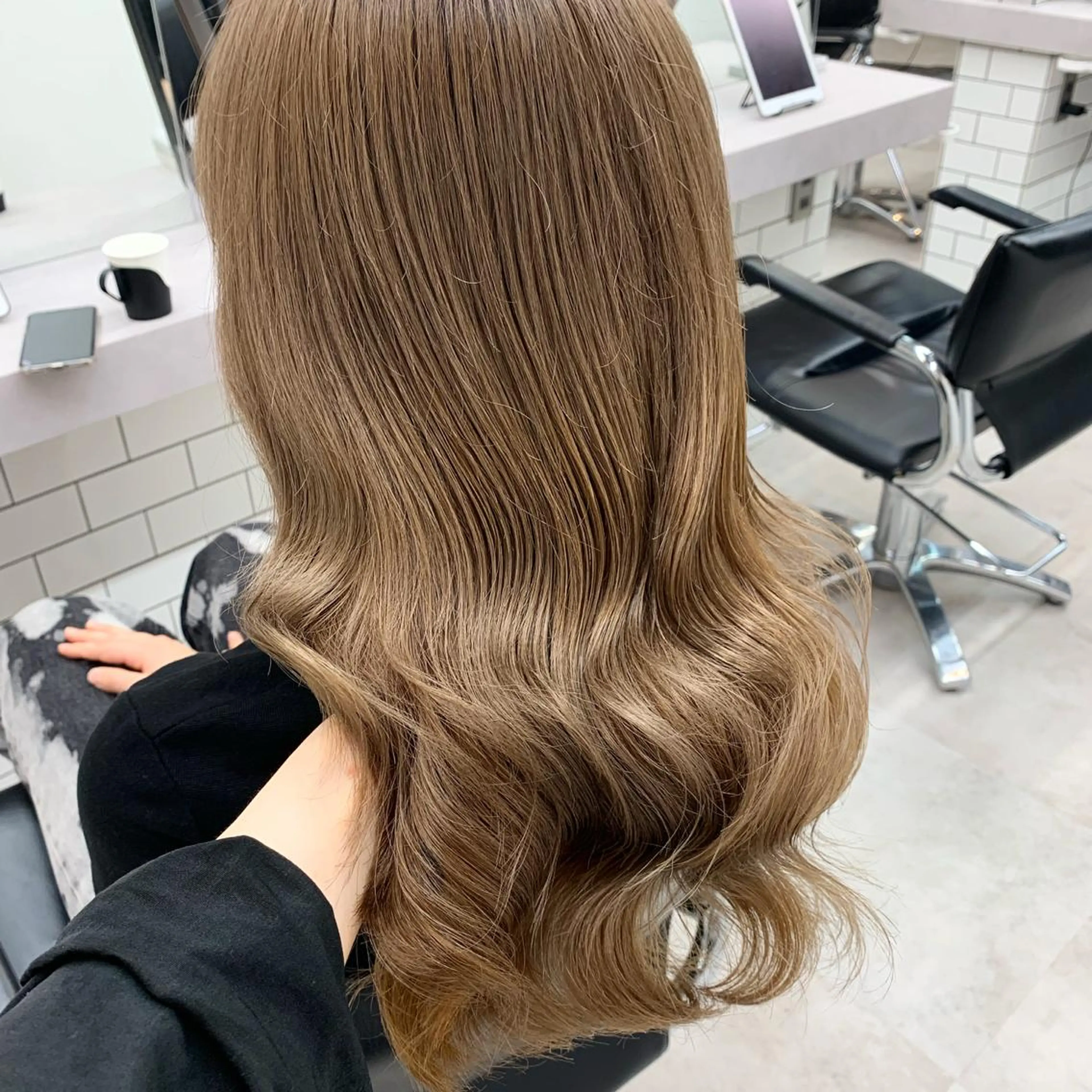 ロング カラー ベージュカラー ブリーチ ミルクティーベージュ FRAME+spa&hair roomなんば駅前店所属・🌸MAYU🌸 ハイトーン➕レイヤーのヘアスタイル